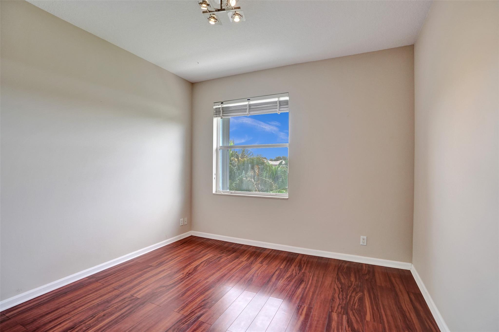 4283 S Magnolia Cir