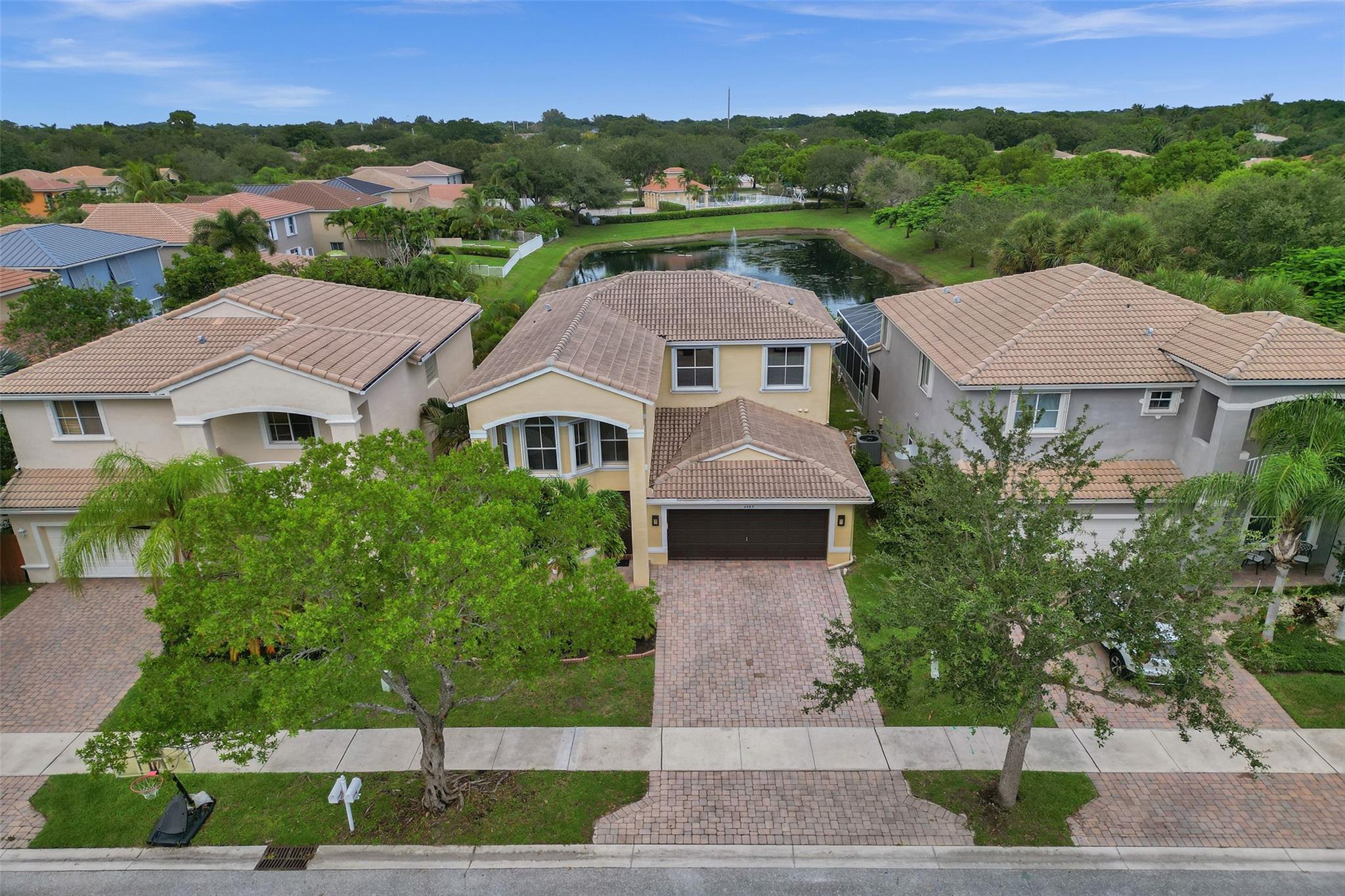 4283 S Magnolia Cir