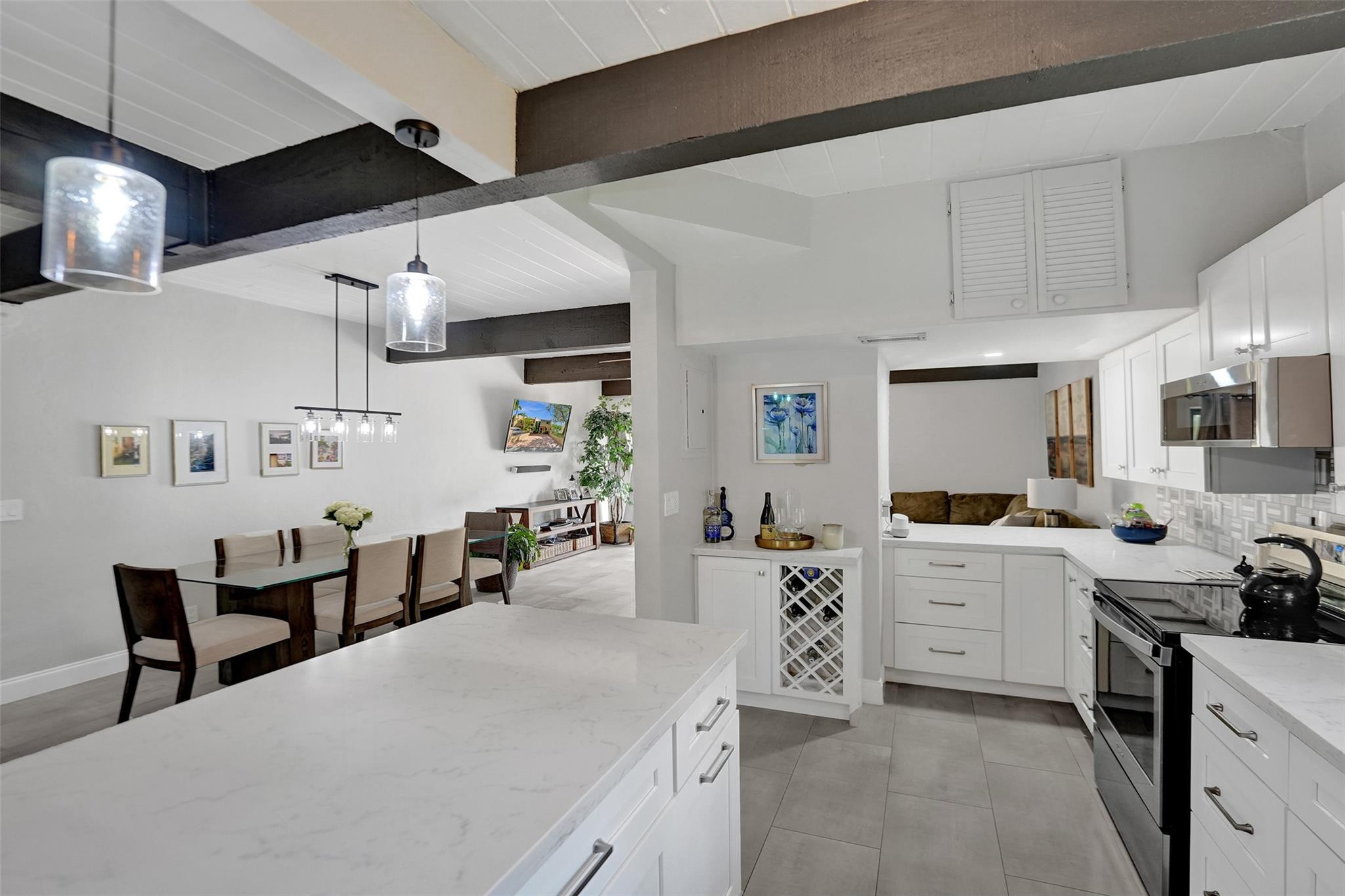 700 E COCO PLUM CR 8