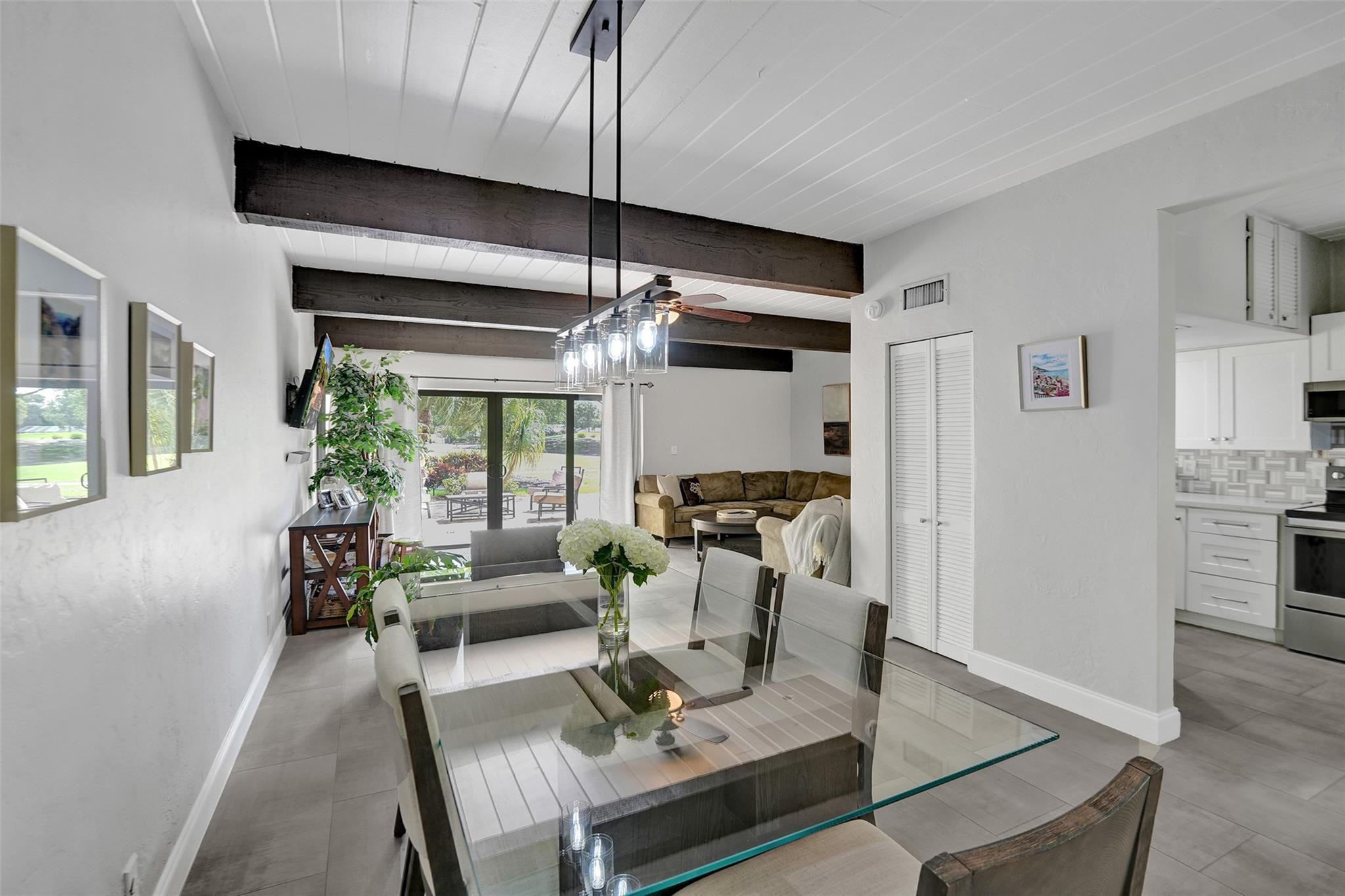 700 E COCO PLUM CR 8