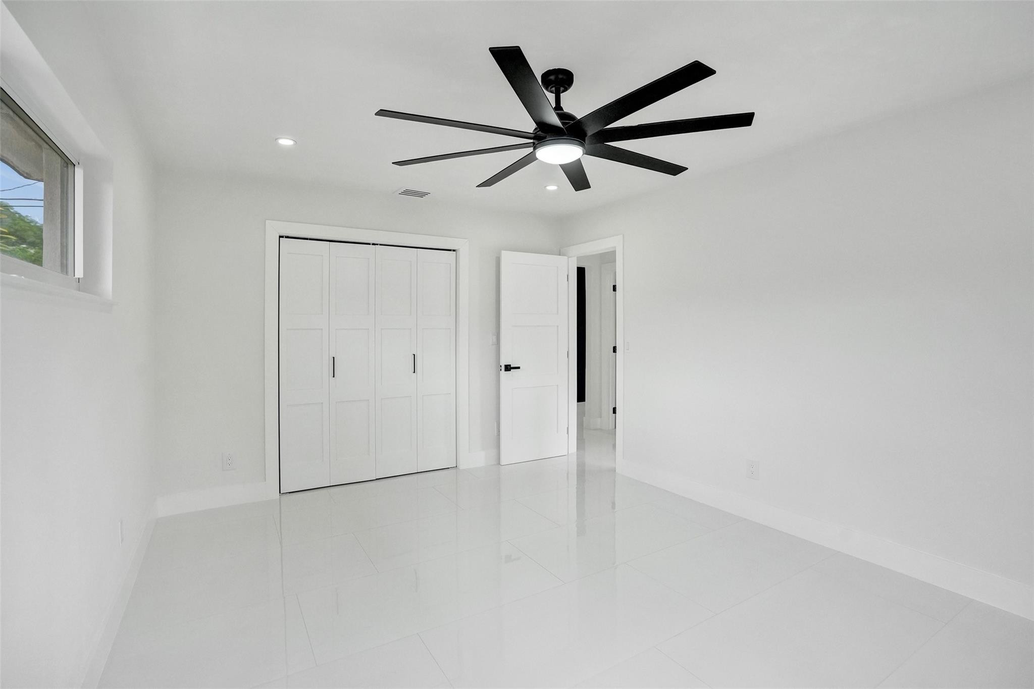 2615 NW 9th Ter