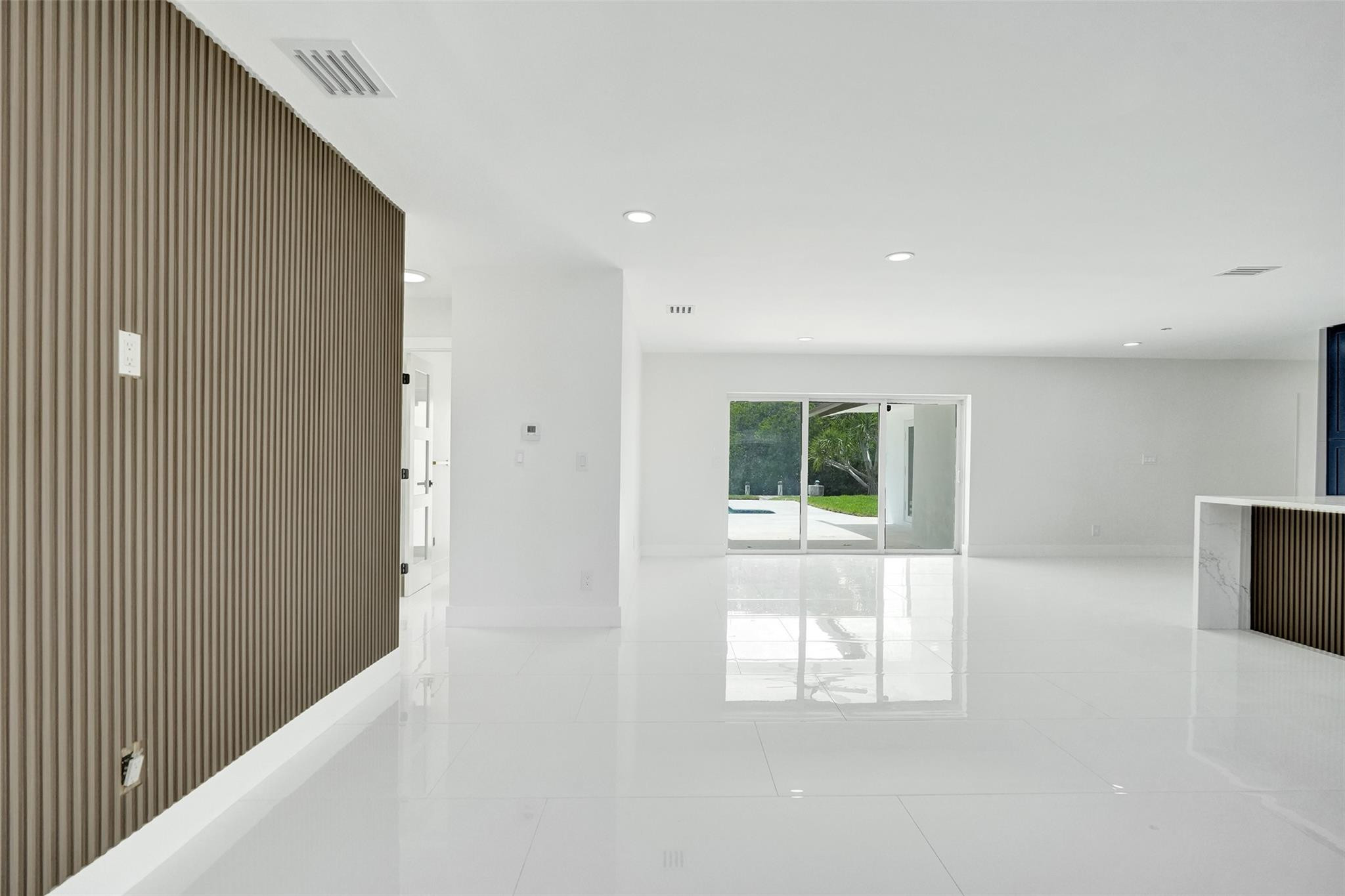 2615 NW 9th Ter
