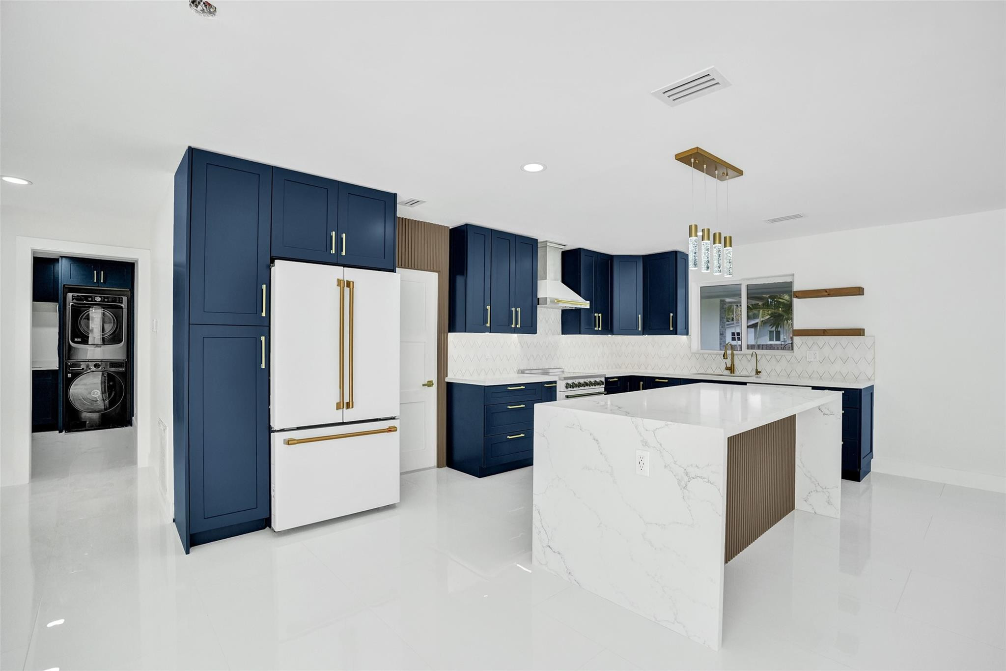 2615 NW 9th Ter