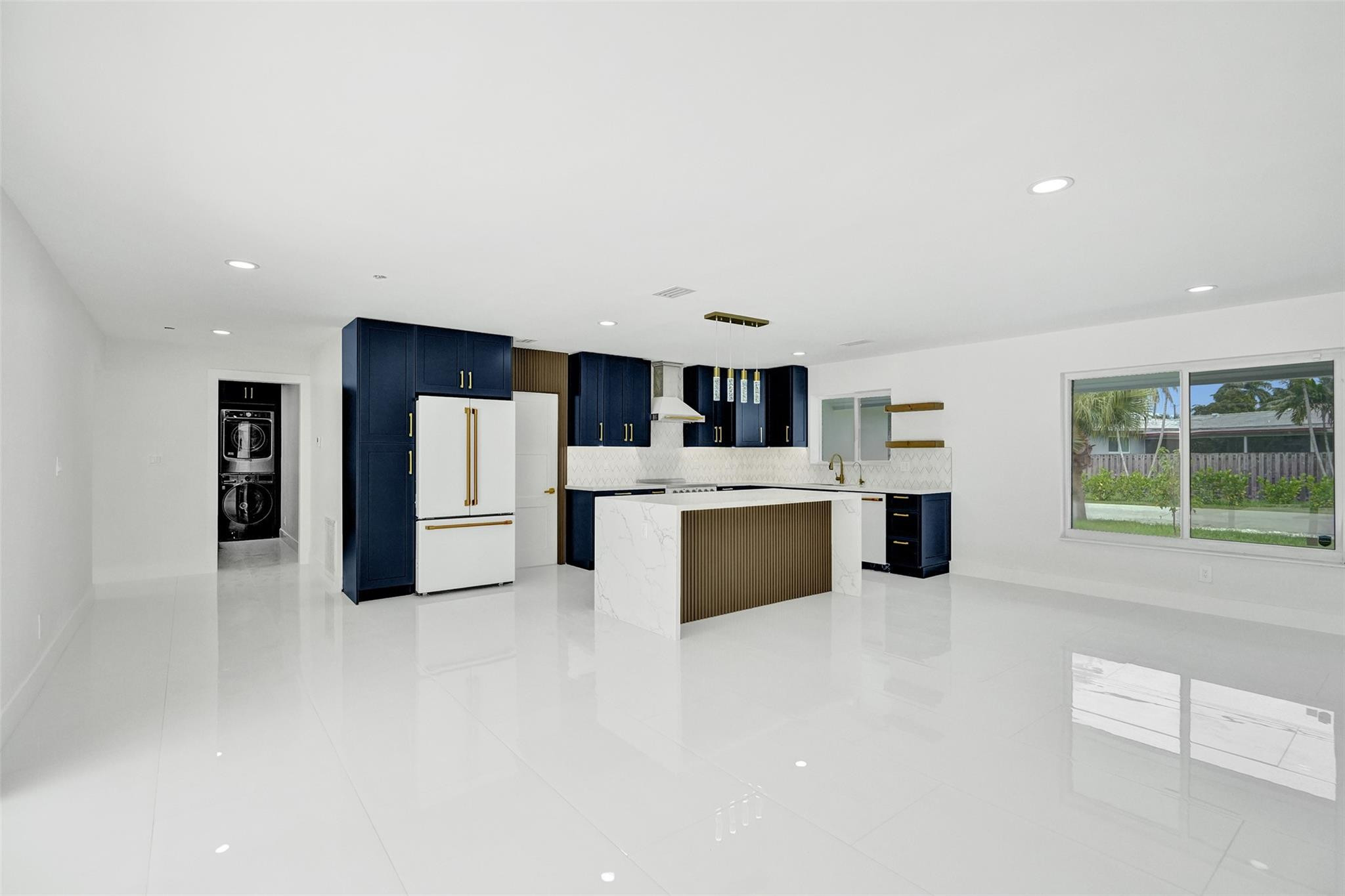 2615 NW 9th Ter