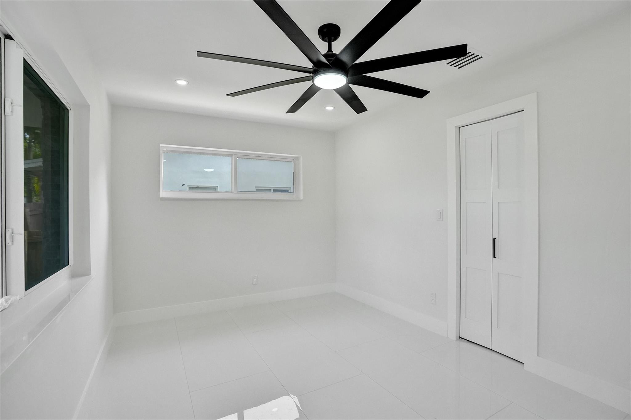 2615 NW 9th Ter