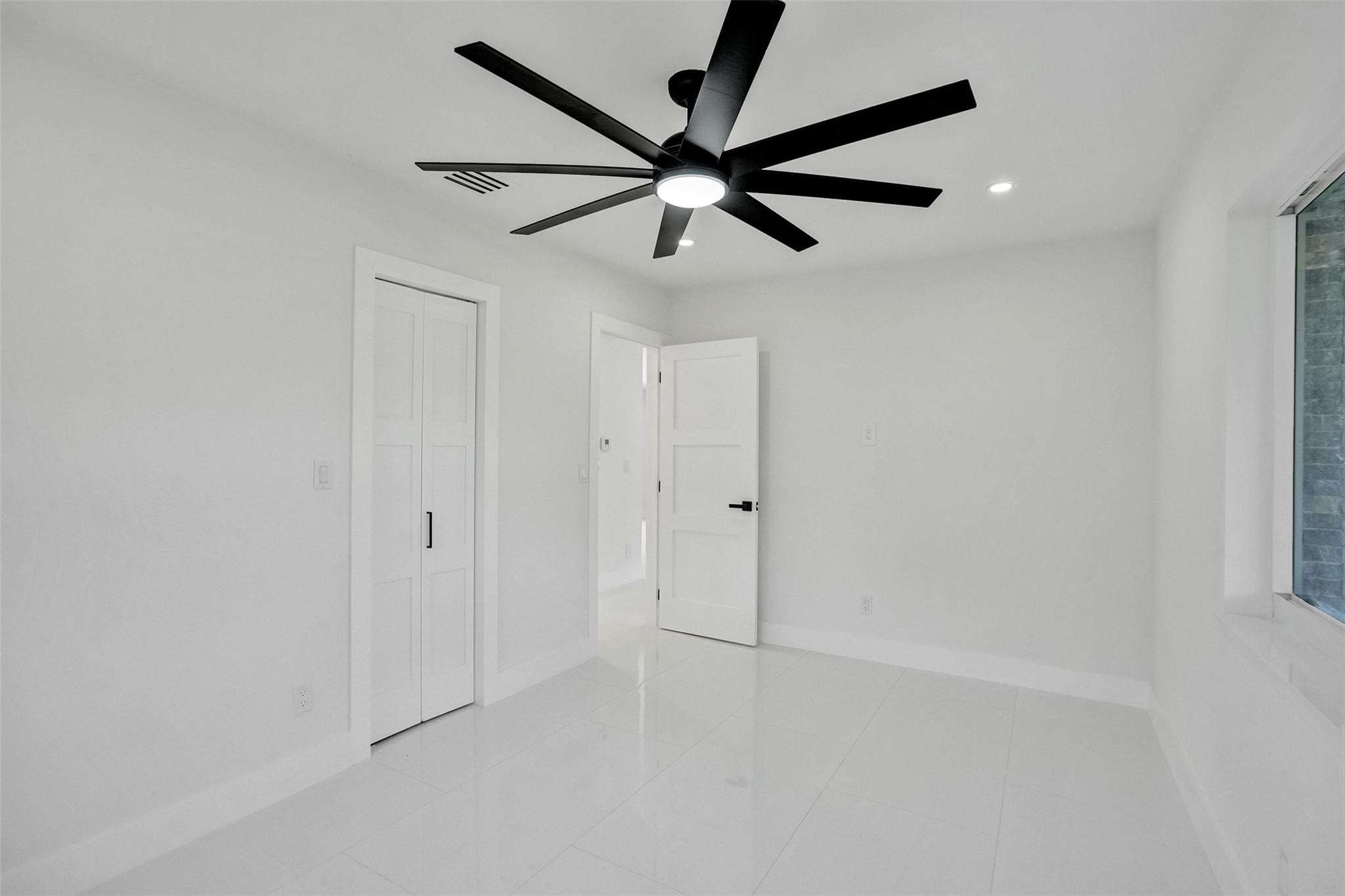 2615 NW 9th Ter