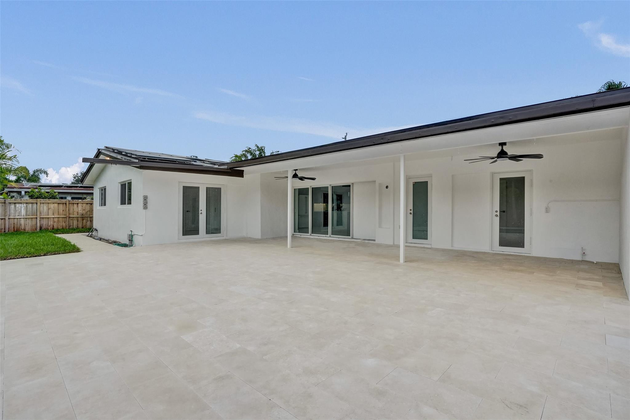 2615 NW 9th Ter