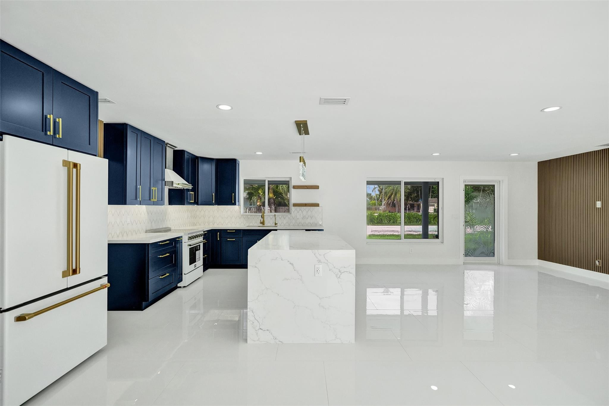 2615 NW 9th Ter