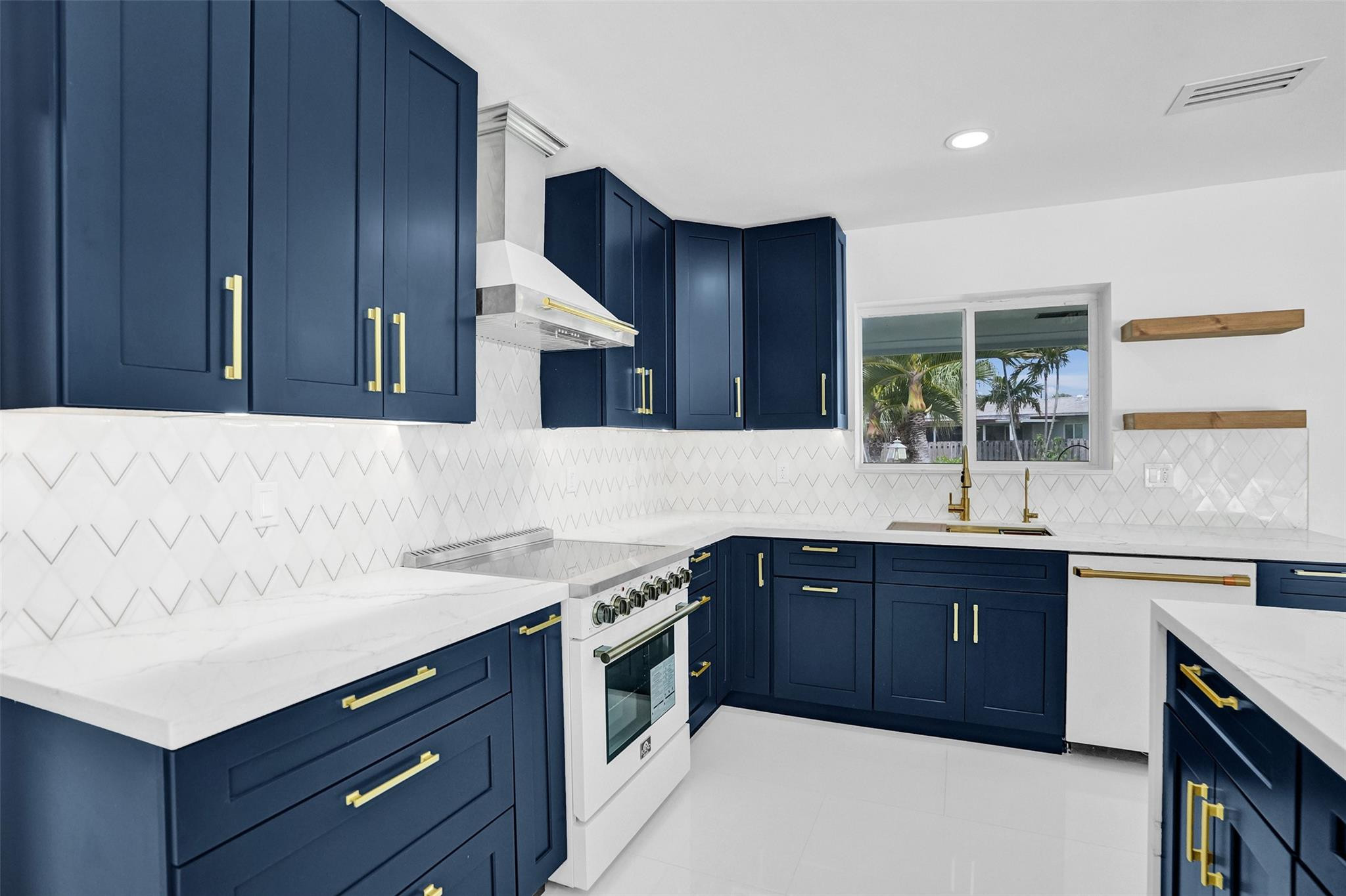 2615 NW 9th Ter