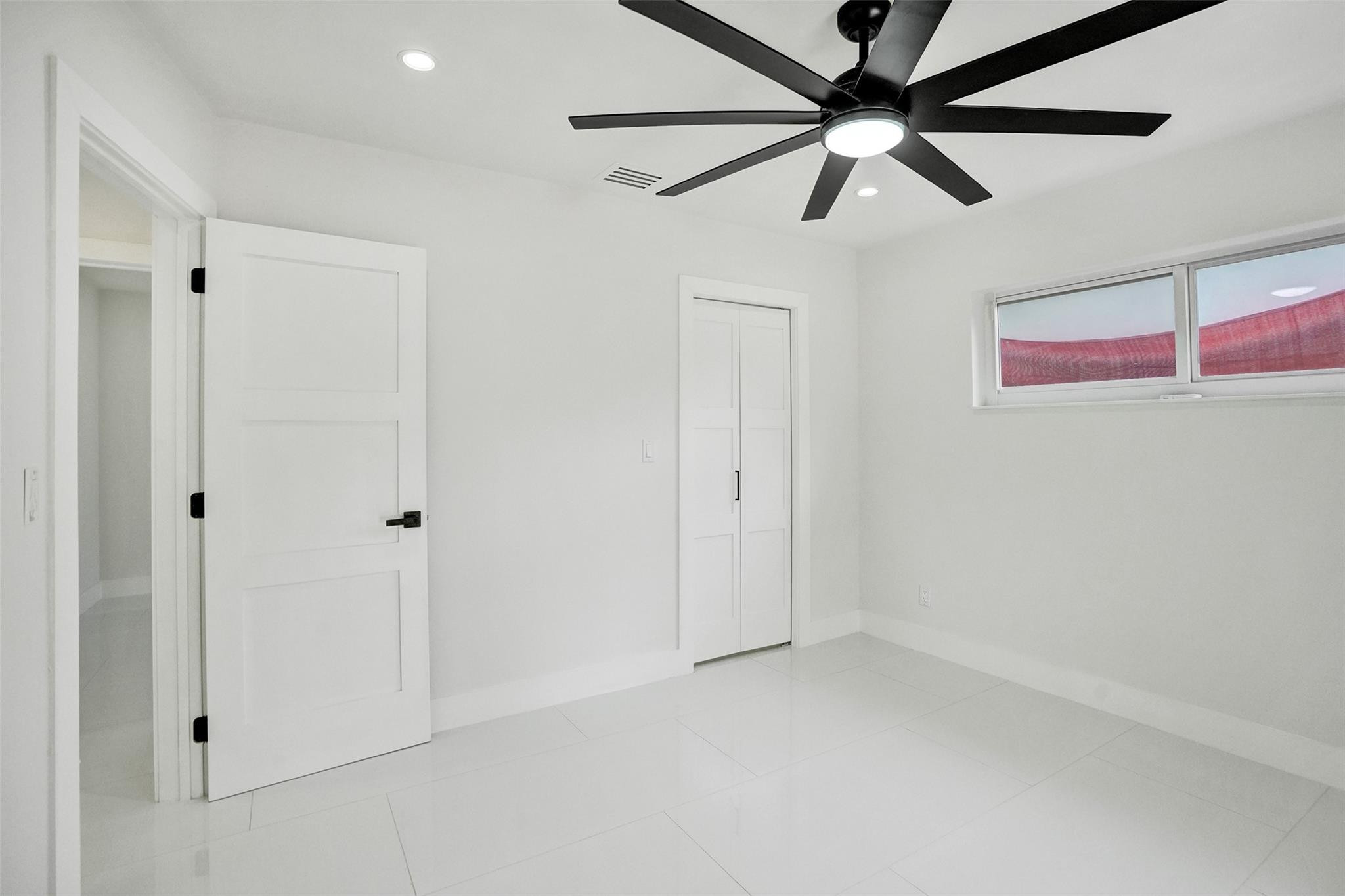 2615 NW 9th Ter