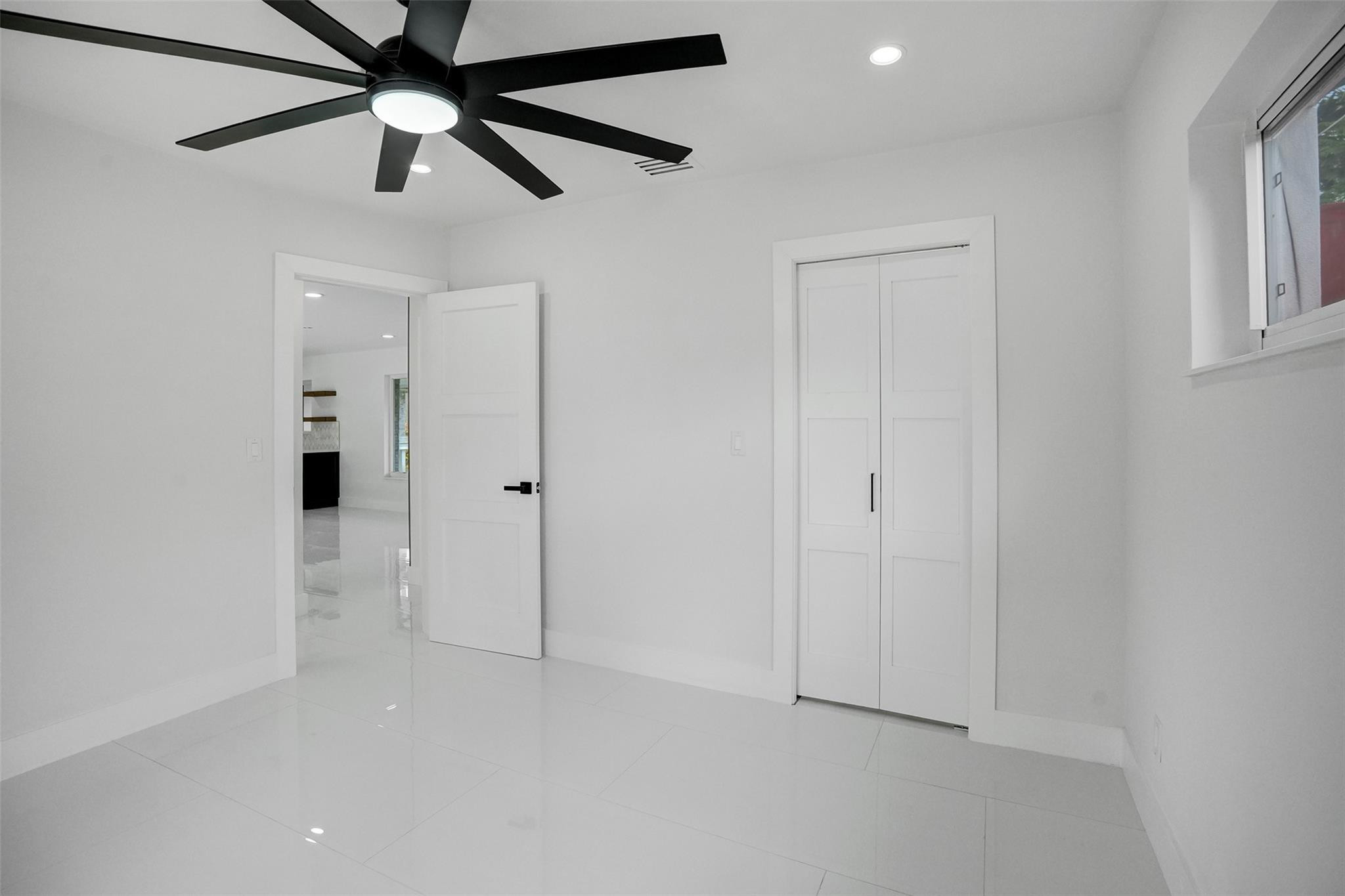 2615 NW 9th Ter