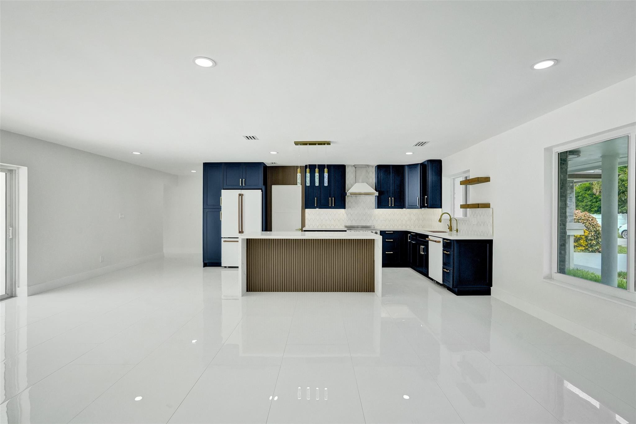 2615 NW 9th Ter