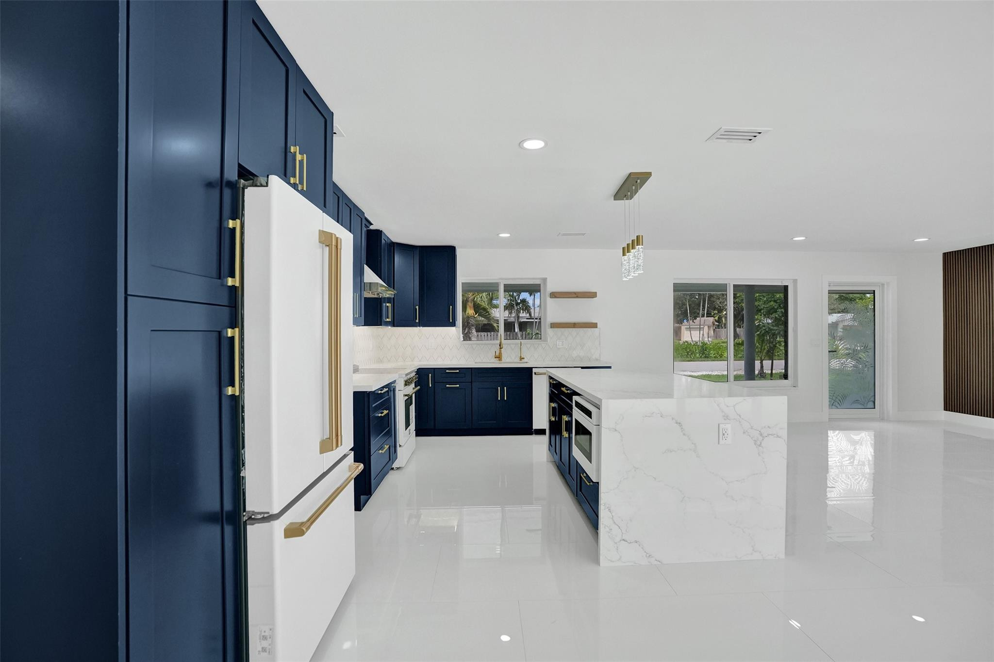 2615 NW 9th Ter