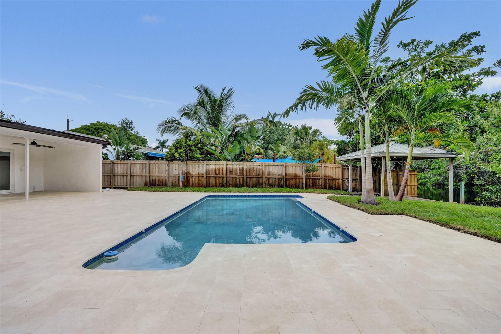 2615 NW 9th Ter