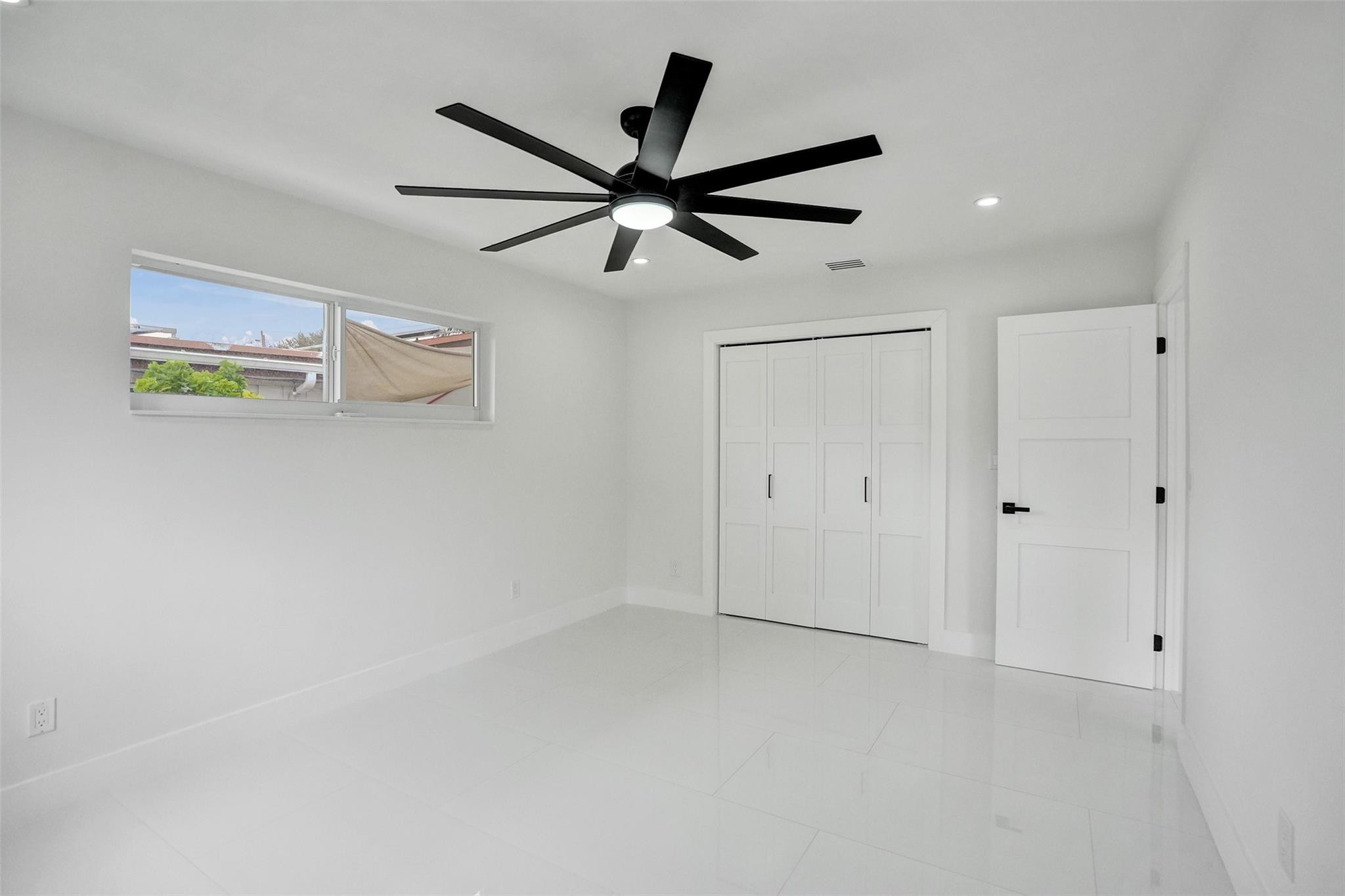 2615 NW 9th Ter