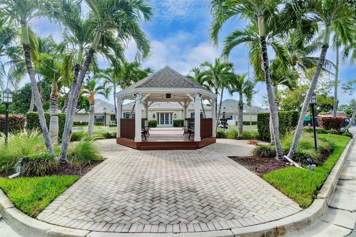 140 Cypress Club Dr 414