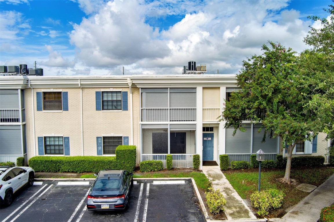 140 Cypress Club Dr 414