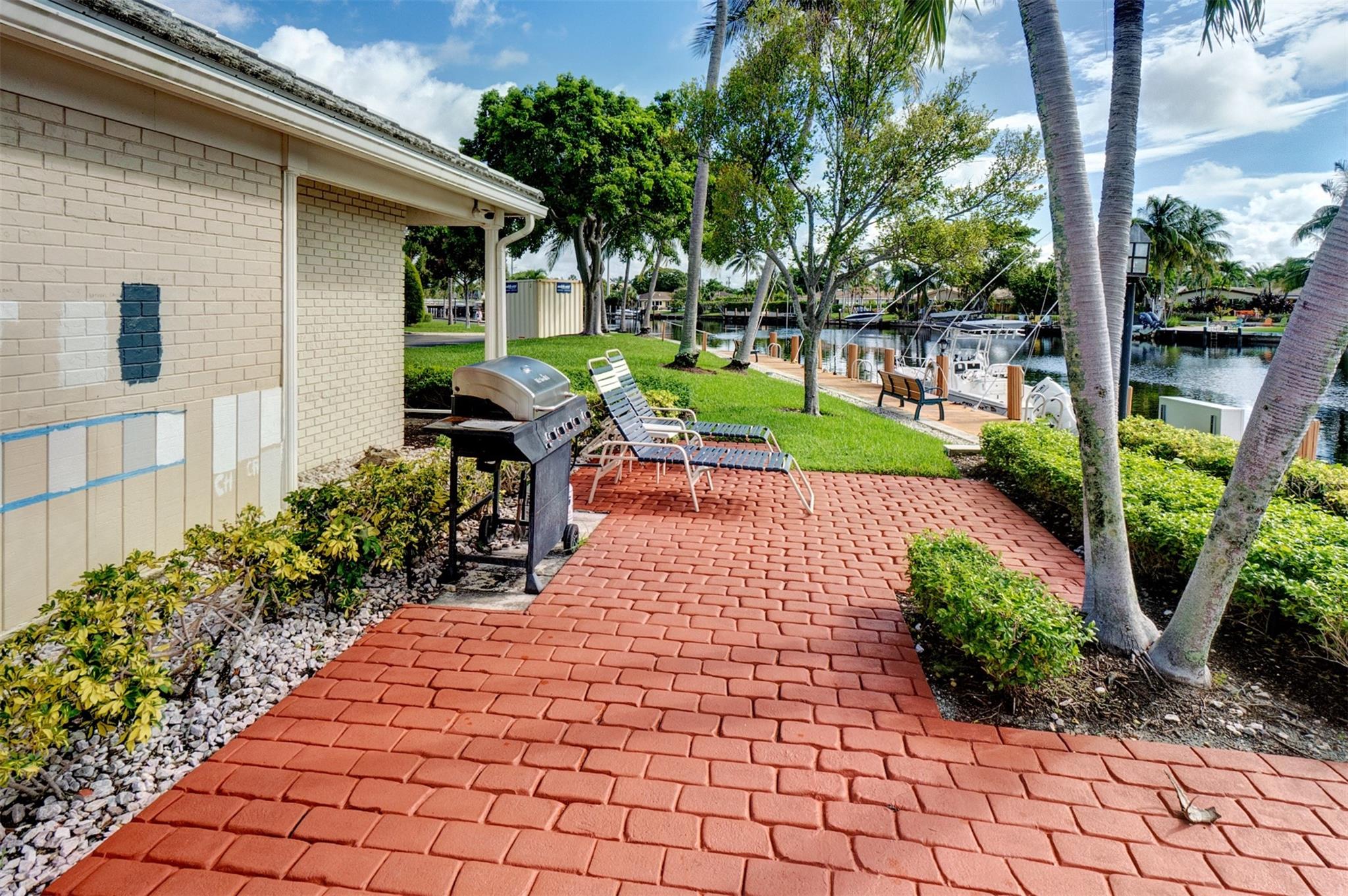 140 Cypress Club Dr 414