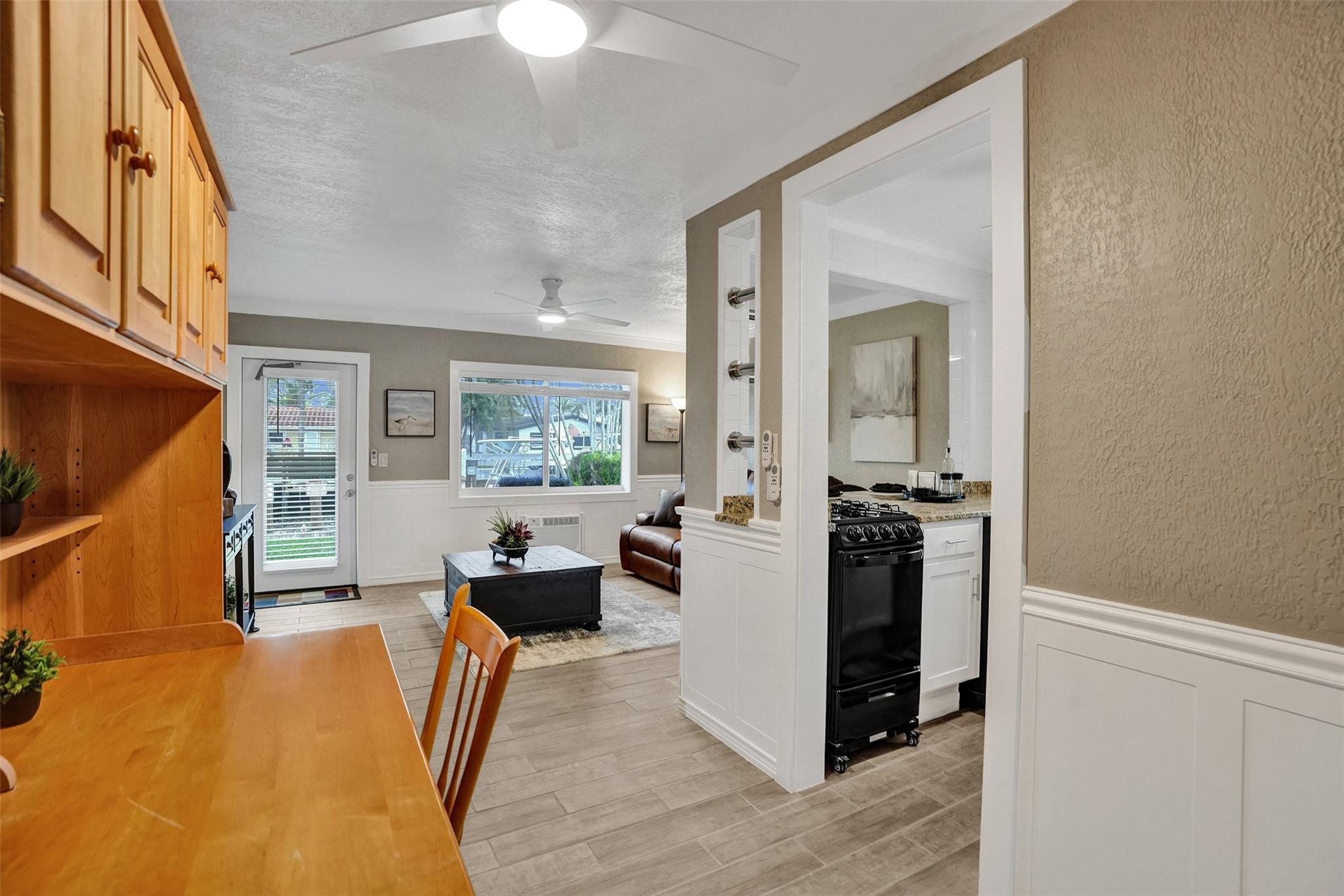 301 E Mcnab Road 115