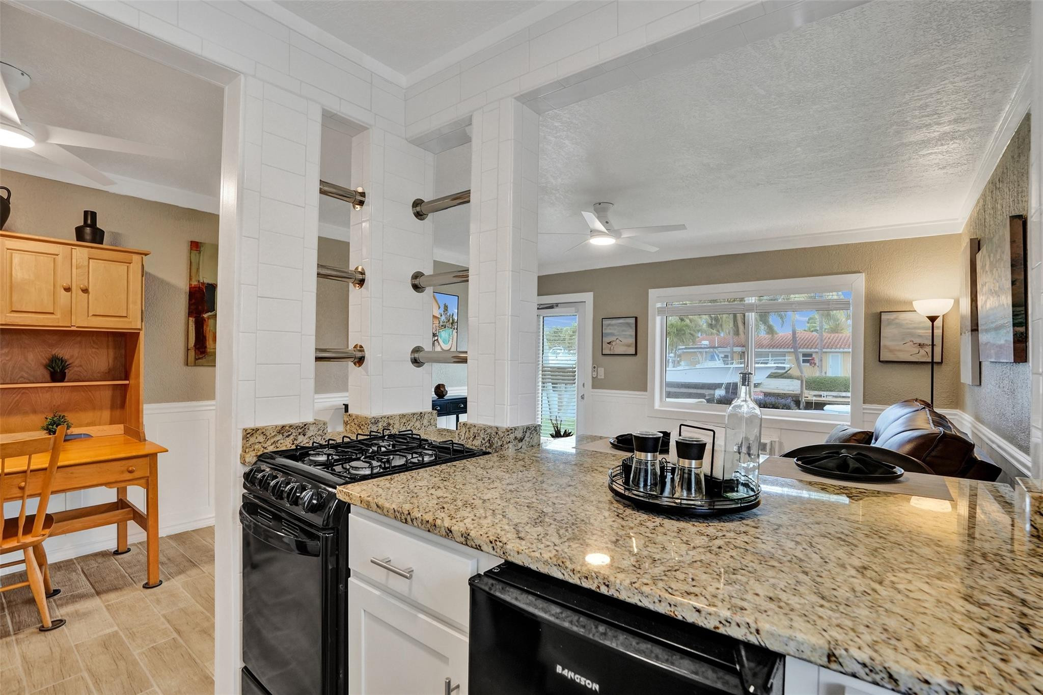 301 E Mcnab Road 115