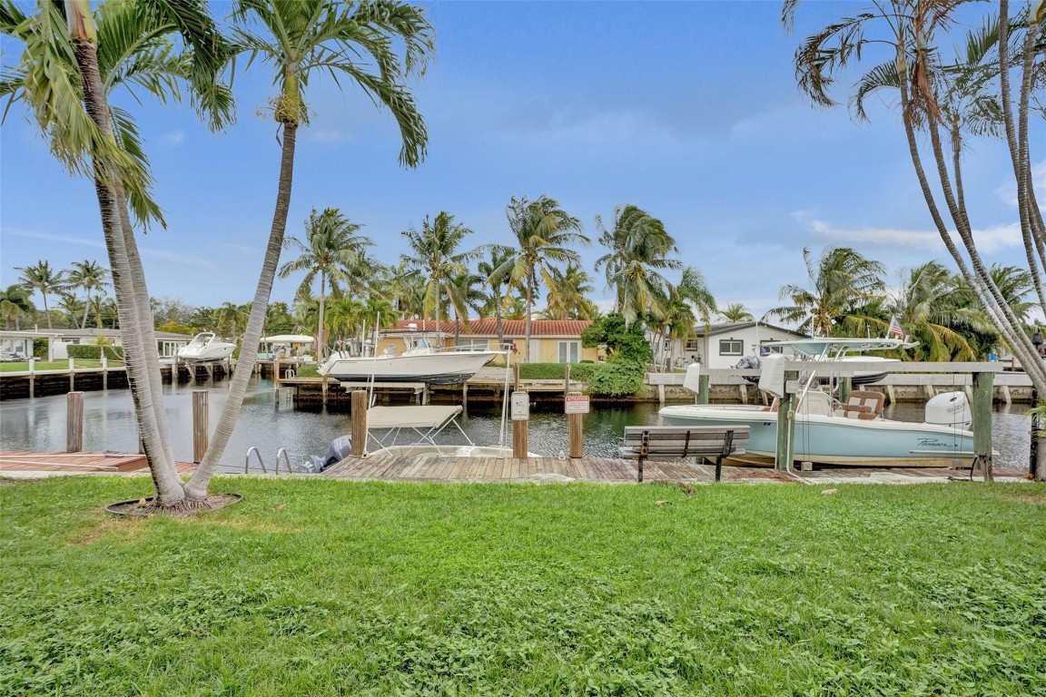 301 E Mcnab Road 115