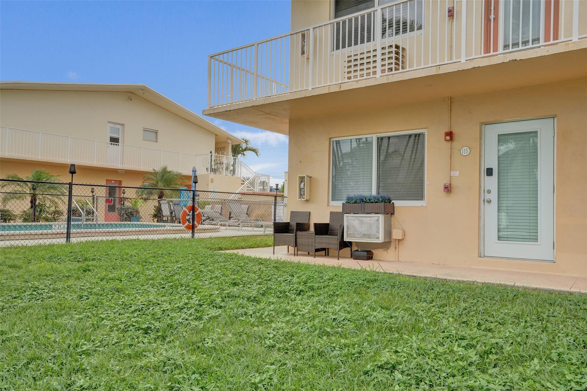 301 E Mcnab Road 115