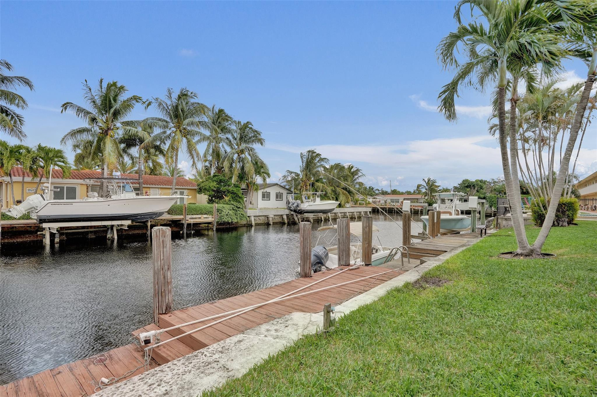 301 E Mcnab Road 115