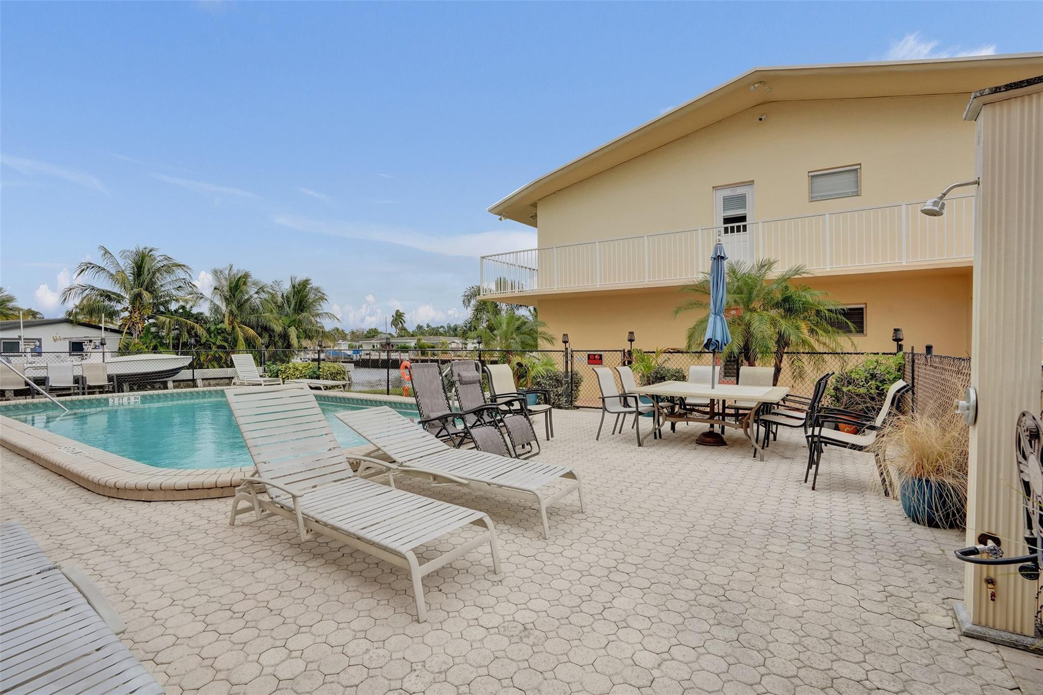 301 E Mcnab Road 115