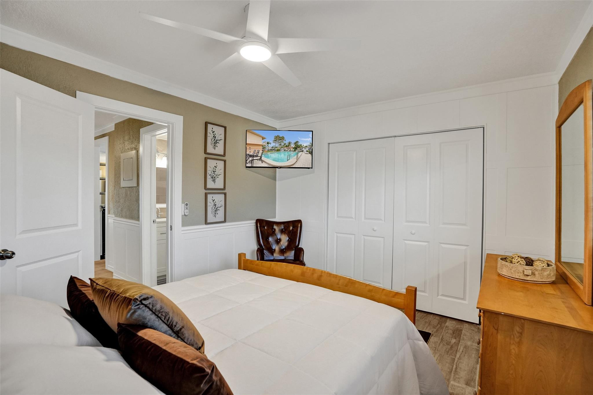 301 E Mcnab Road 115