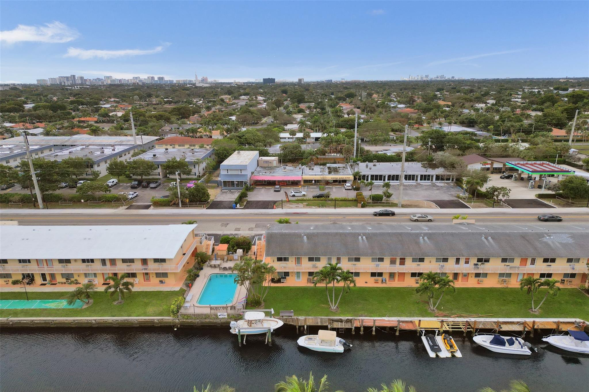 301 E Mcnab Road 115