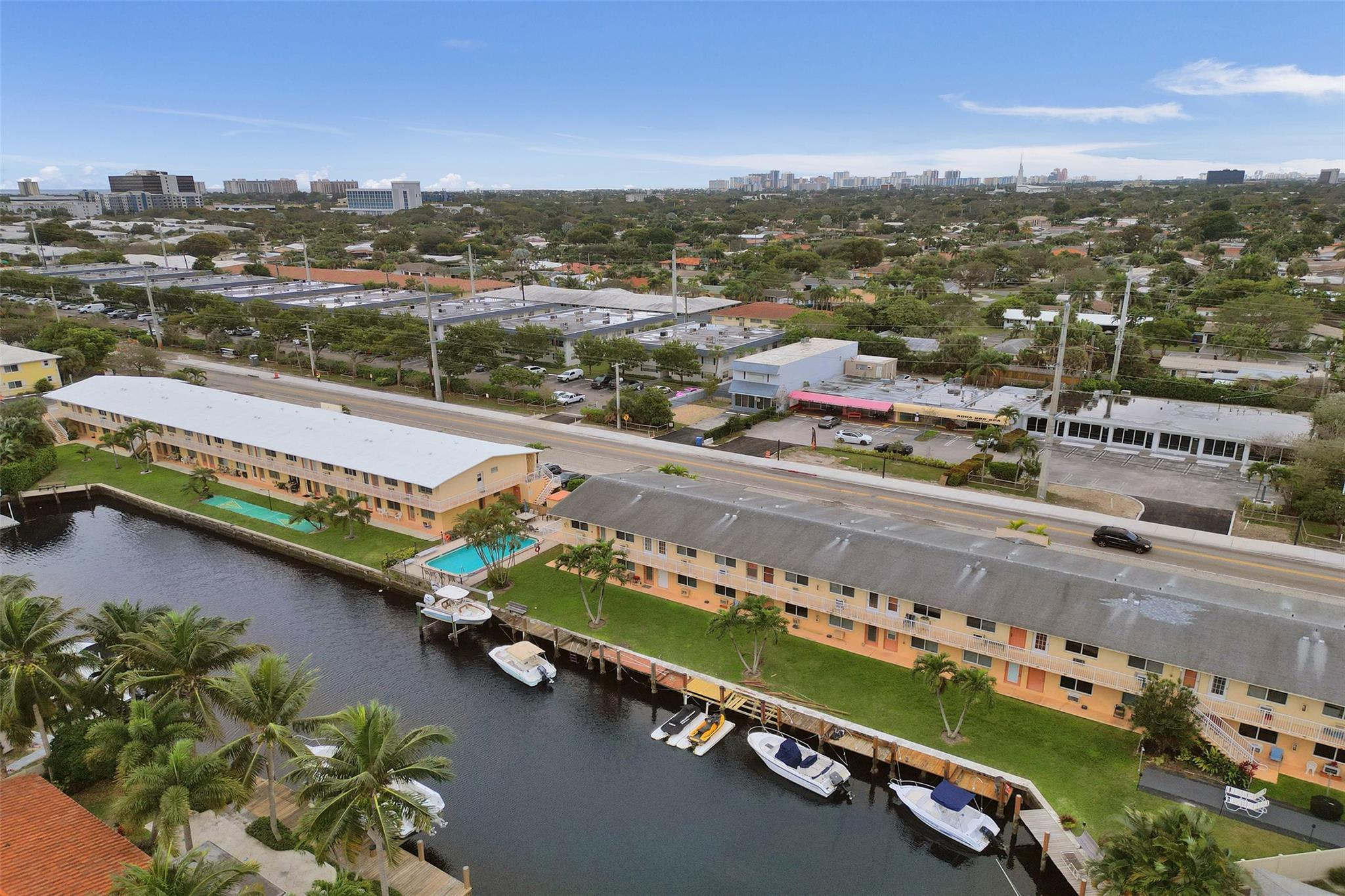 301 E Mcnab Road 115