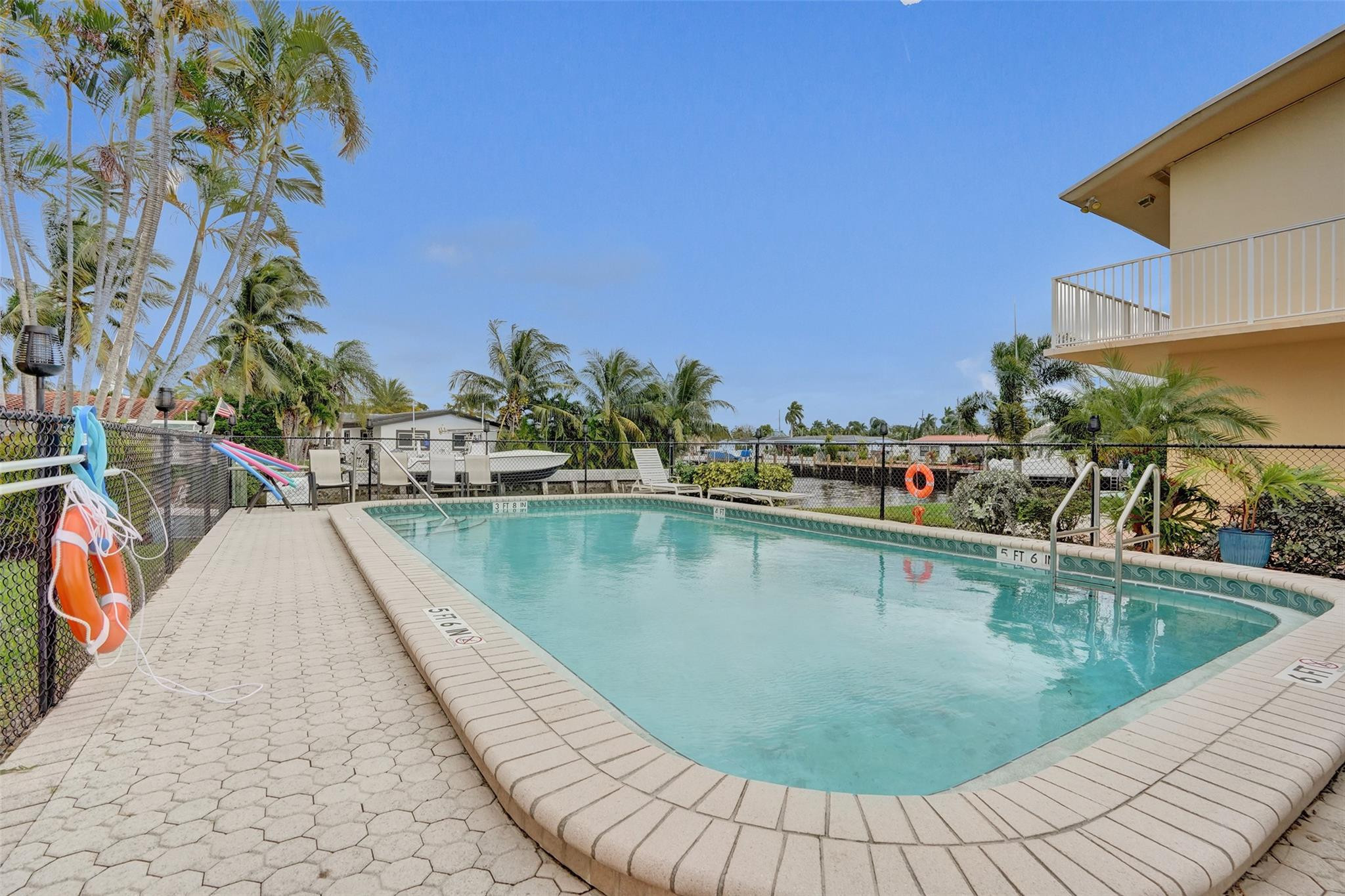 301 E Mcnab Road 115