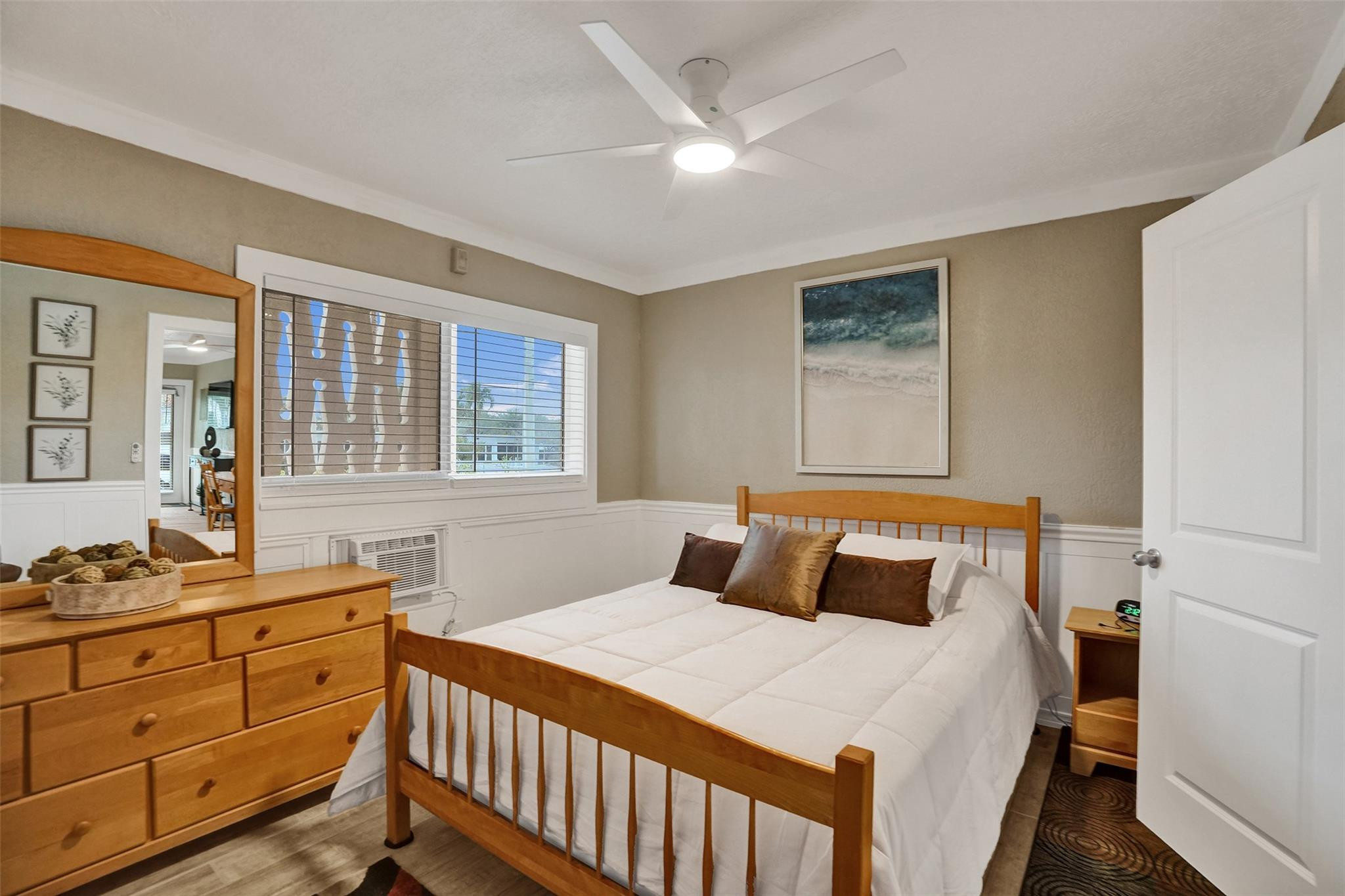 301 E Mcnab Road 115