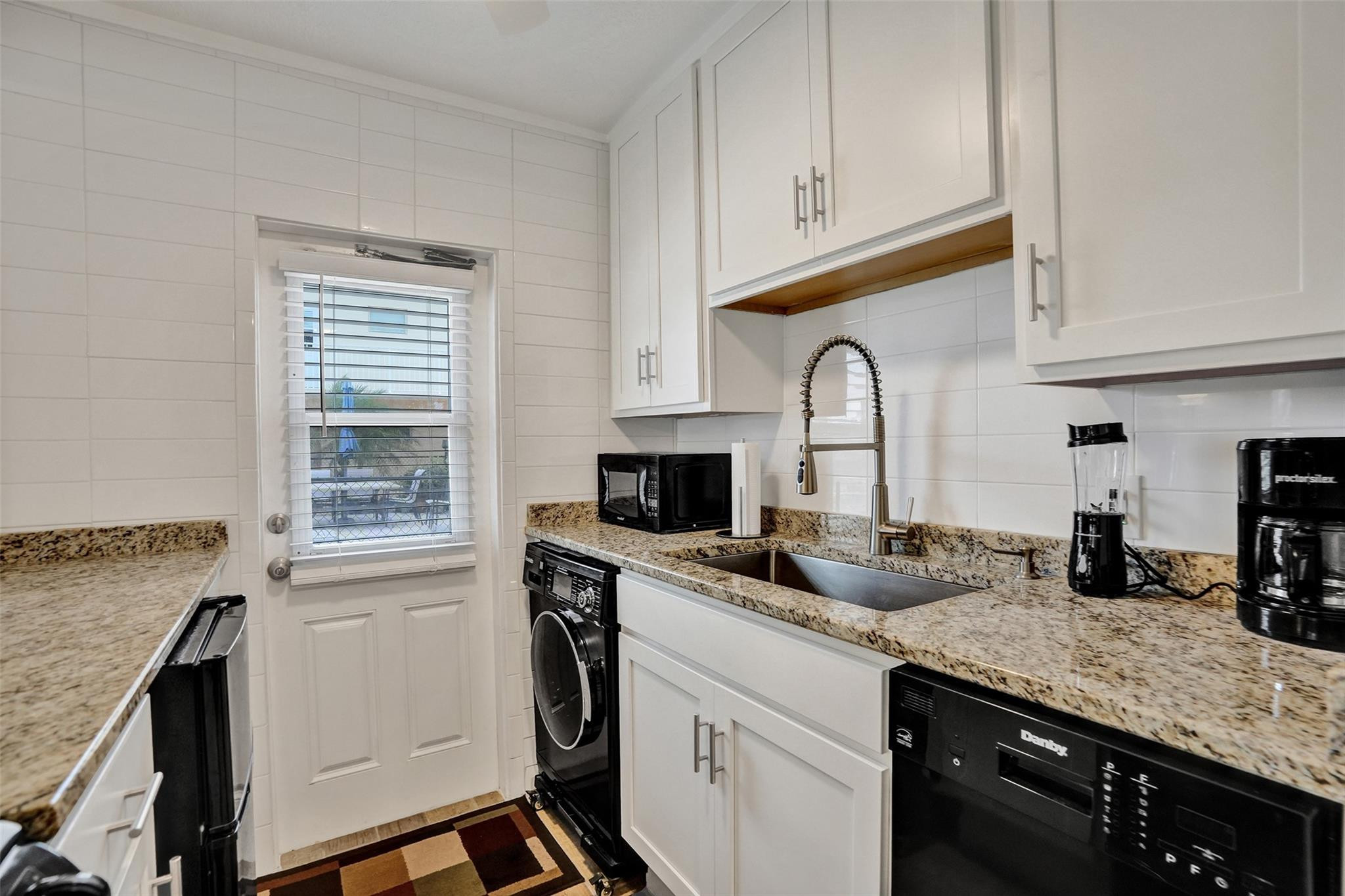 301 E Mcnab Road 115