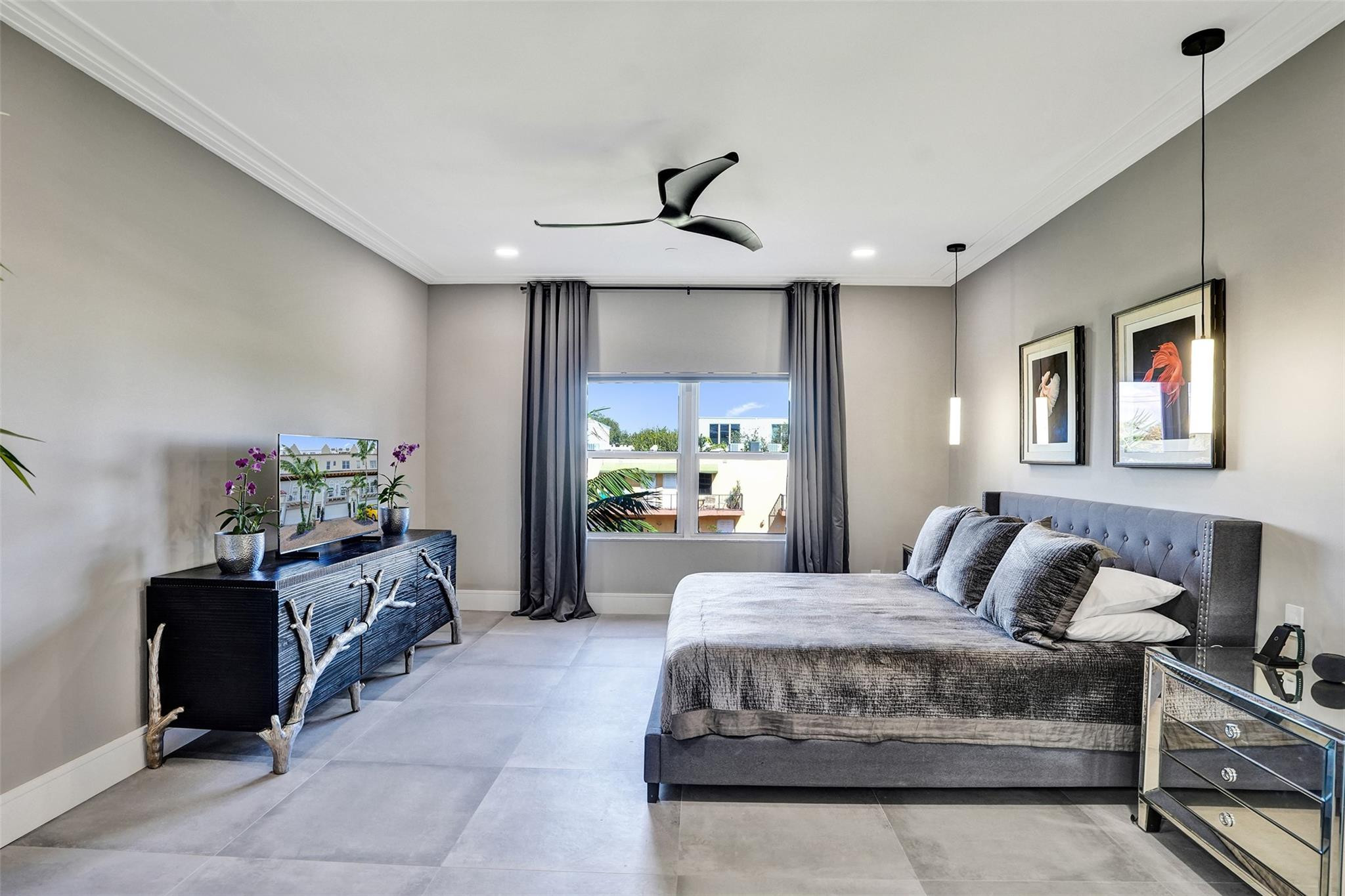 2706 NE 8th Avenue 2706