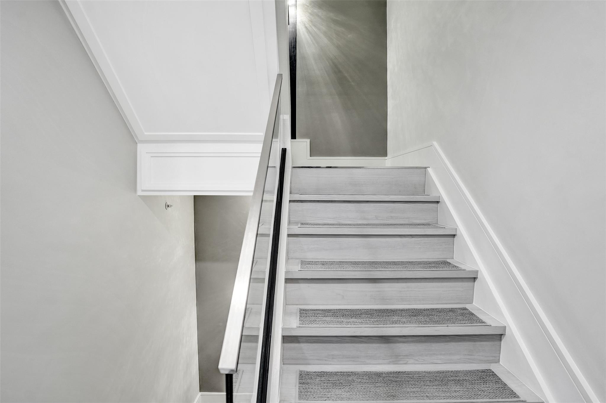 2706 NE 8th Avenue 2706