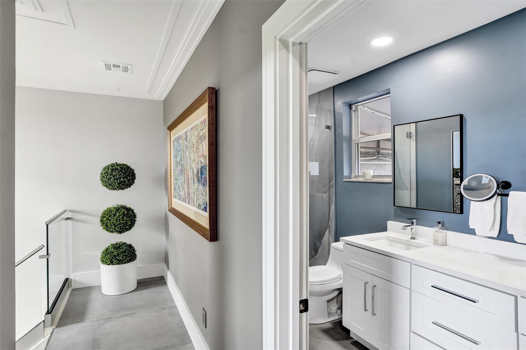 2706 NE 8th Avenue 2706