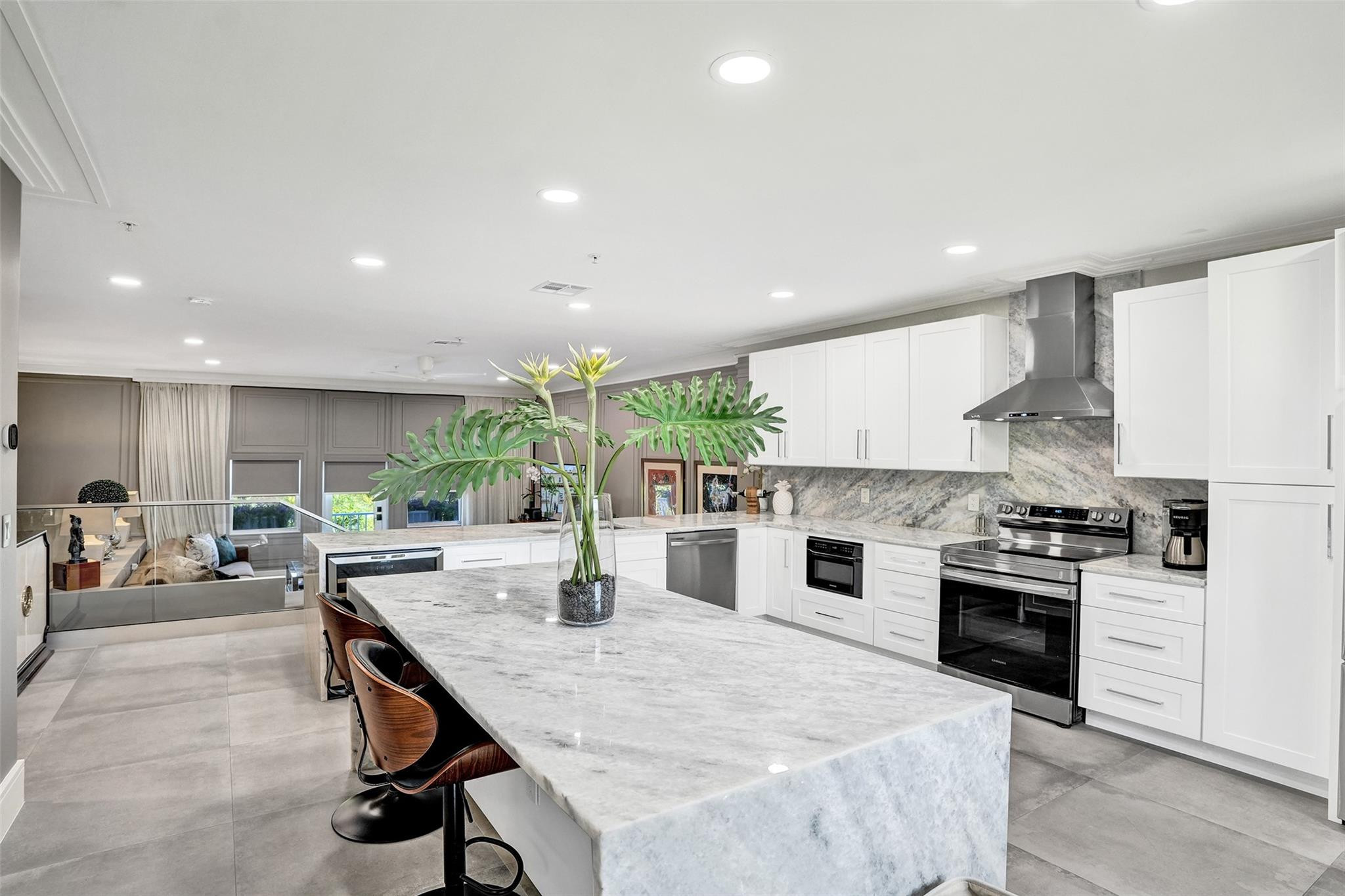 2706 NE 8th Avenue 2706