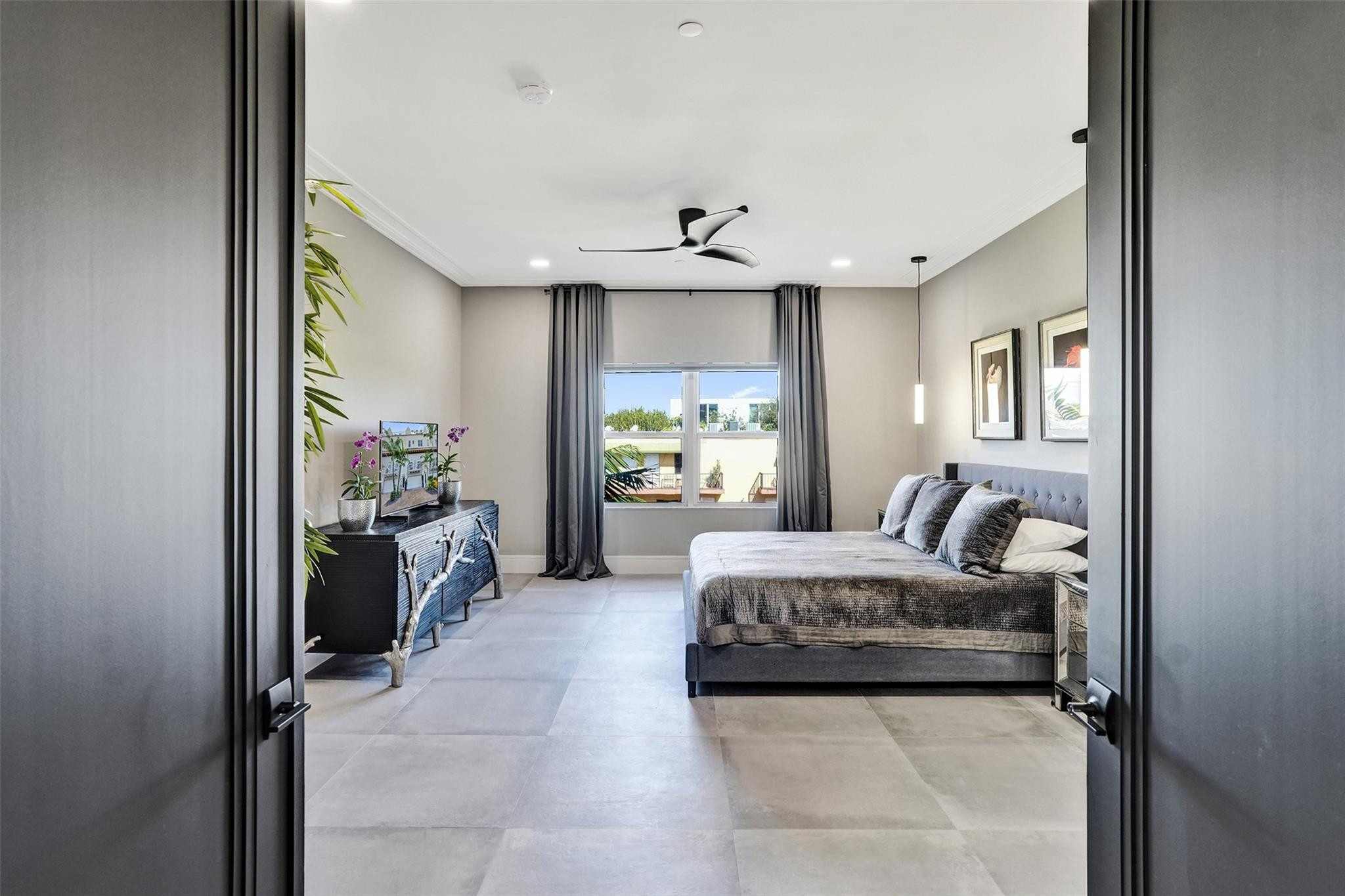 2706 NE 8th Avenue 2706