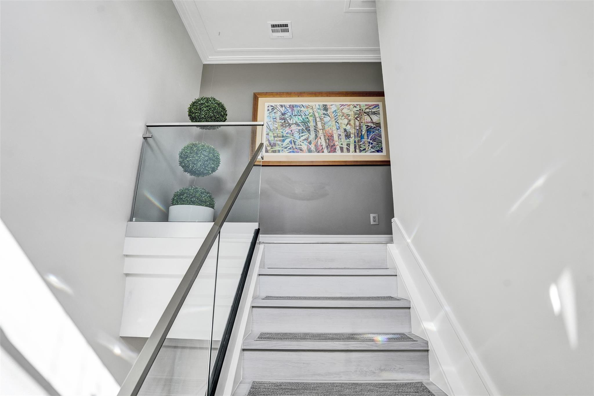 2706 NE 8th Avenue 2706