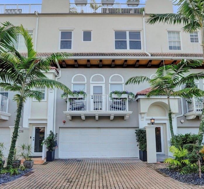 2706 NE 8th Avenue 2706