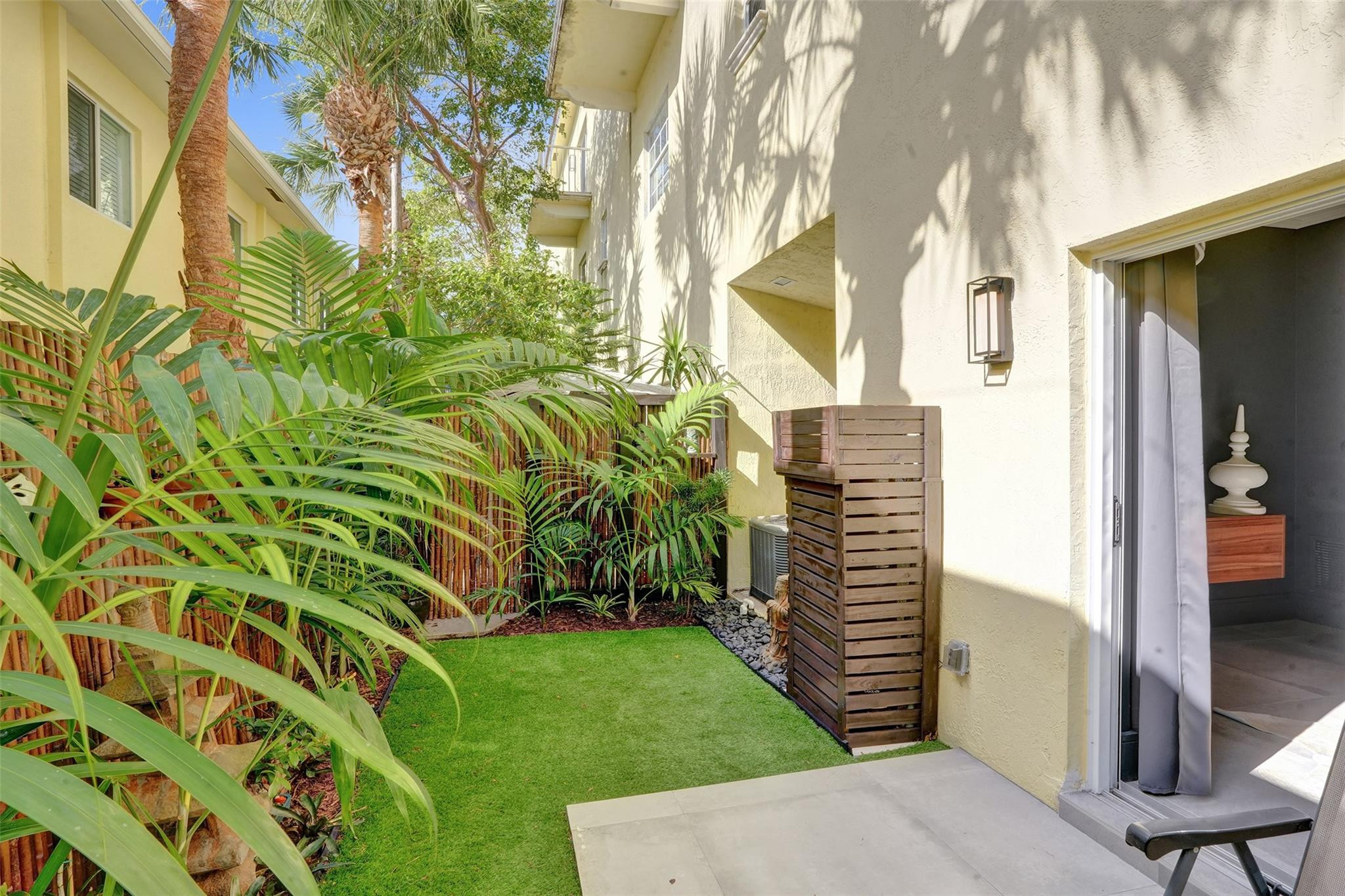 2706 NE 8th Avenue 2706