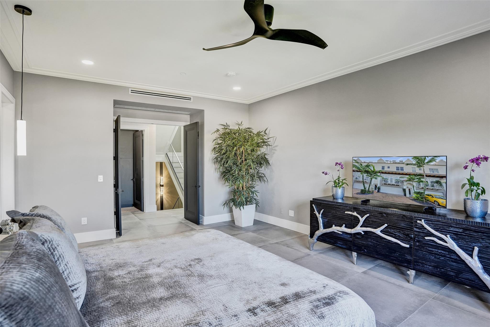 2706 NE 8th Avenue 2706