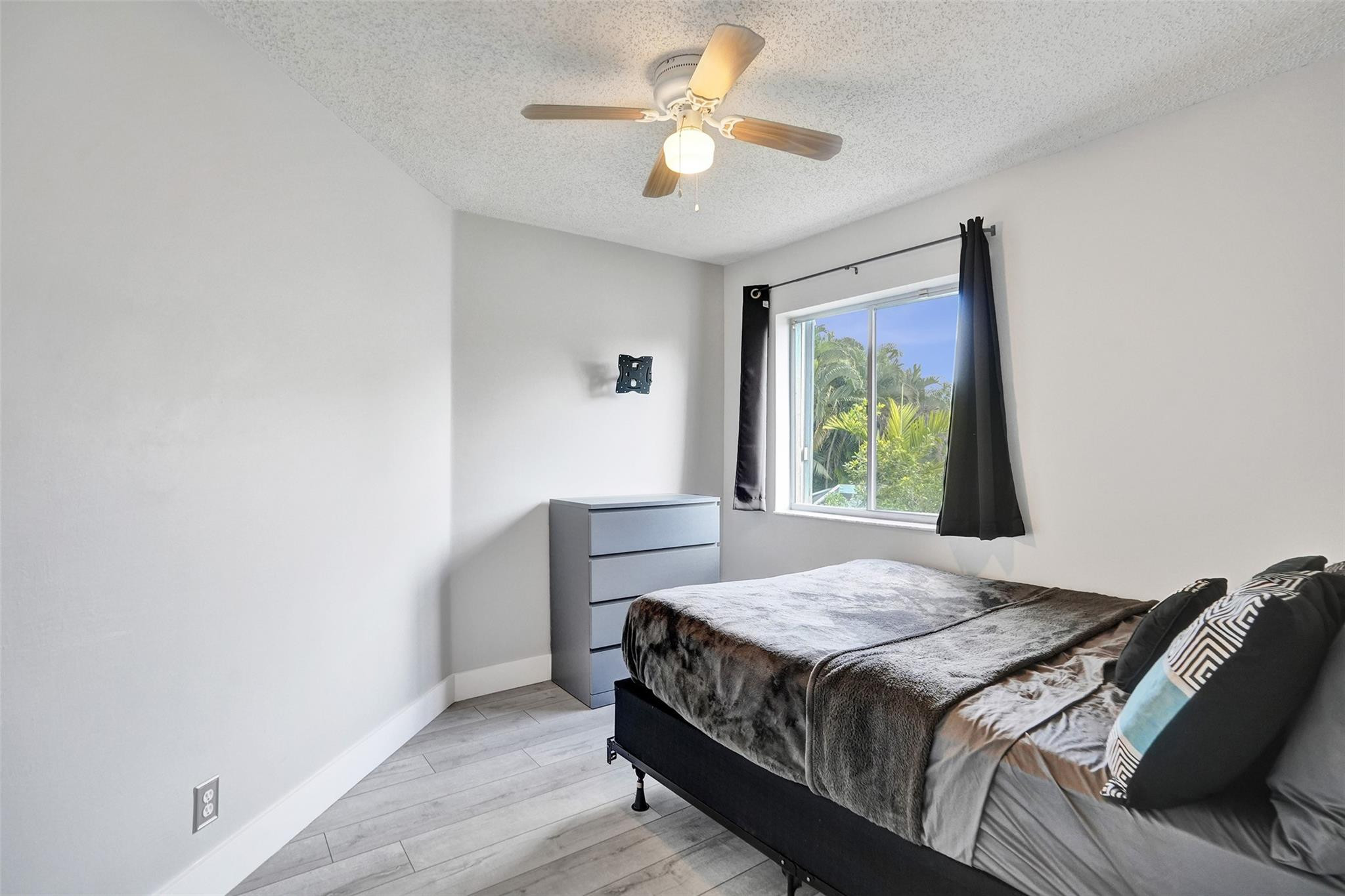 19321 NW 10th Street