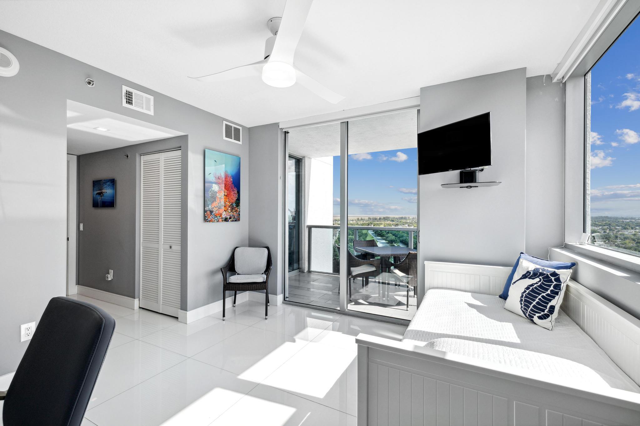 2641 N Flamingo Road 1708n