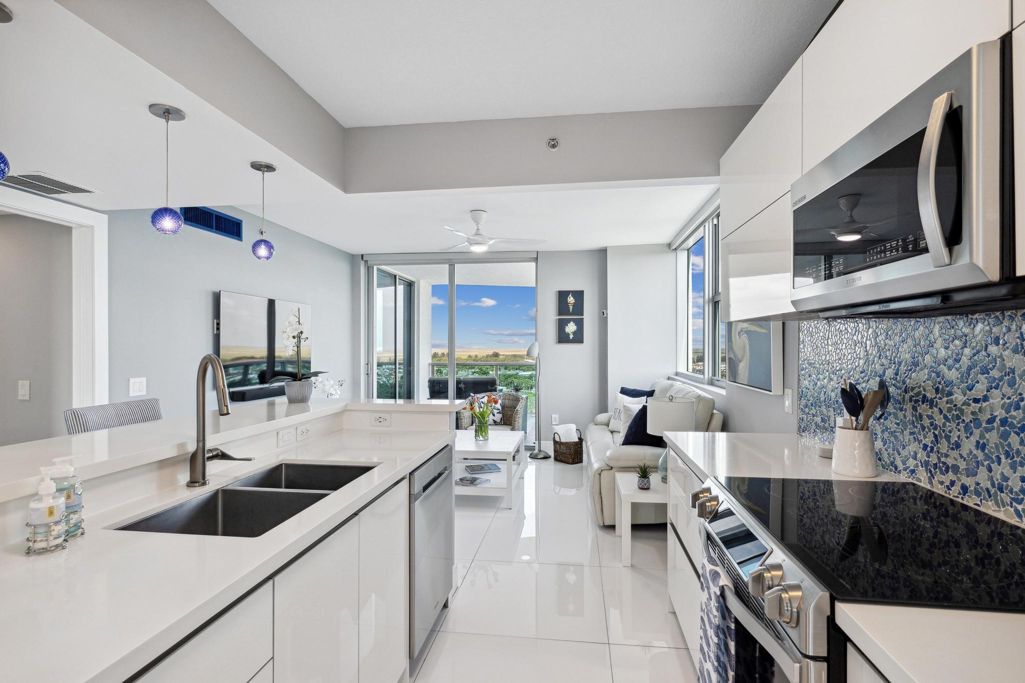 2641 N Flamingo Road 1708n