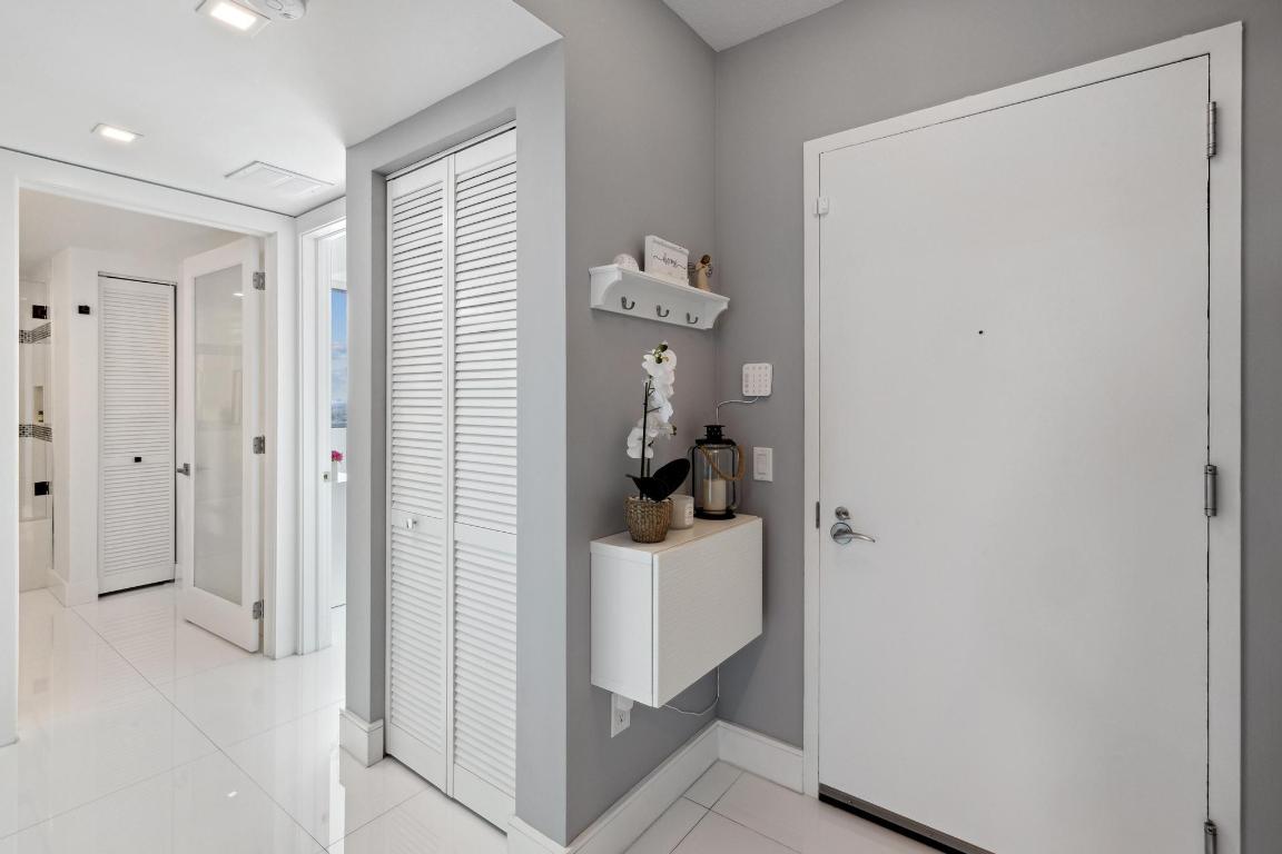 2641 N Flamingo Road 1708n