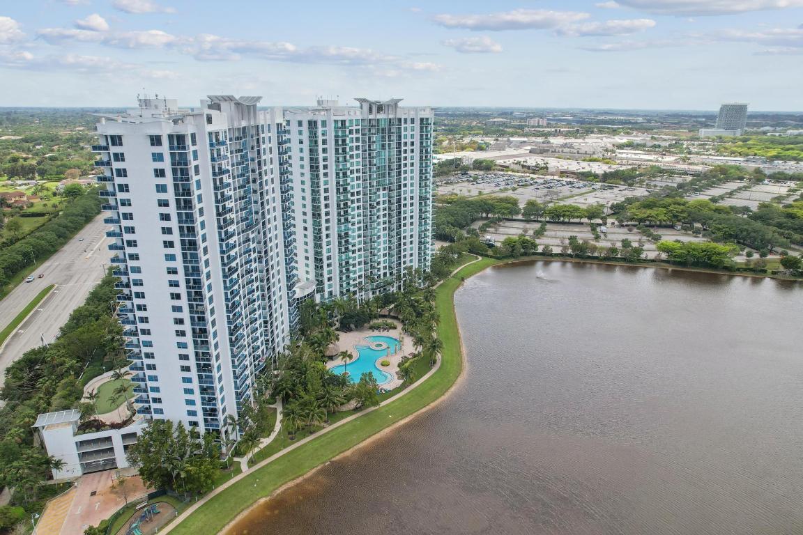 2641 N Flamingo Road 1708n