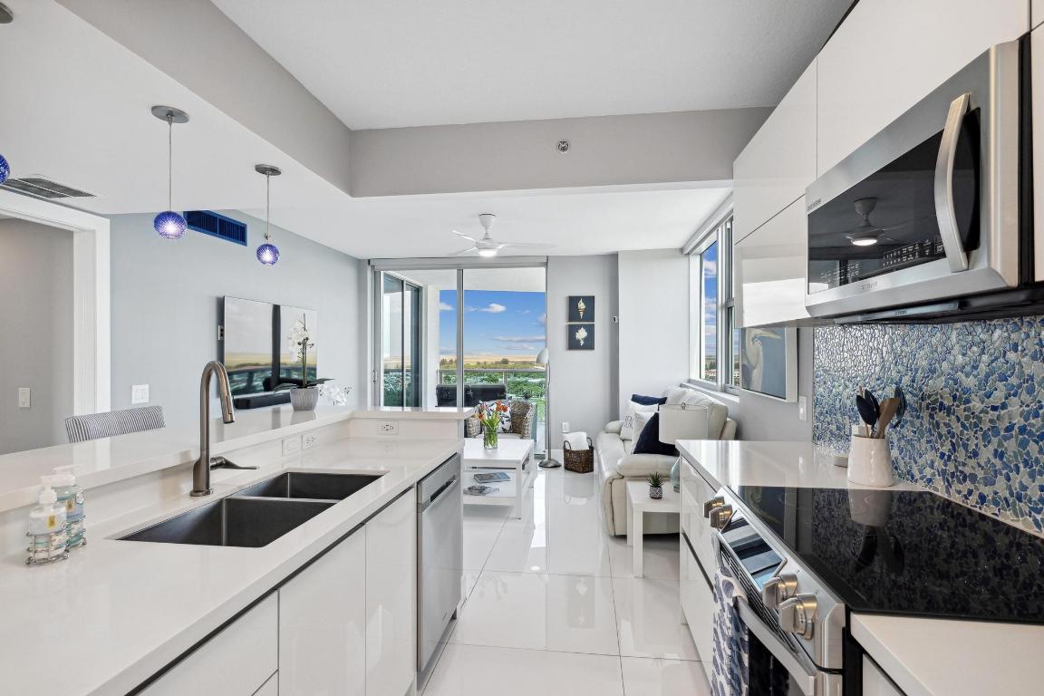 2641 N Flamingo Road 1708n