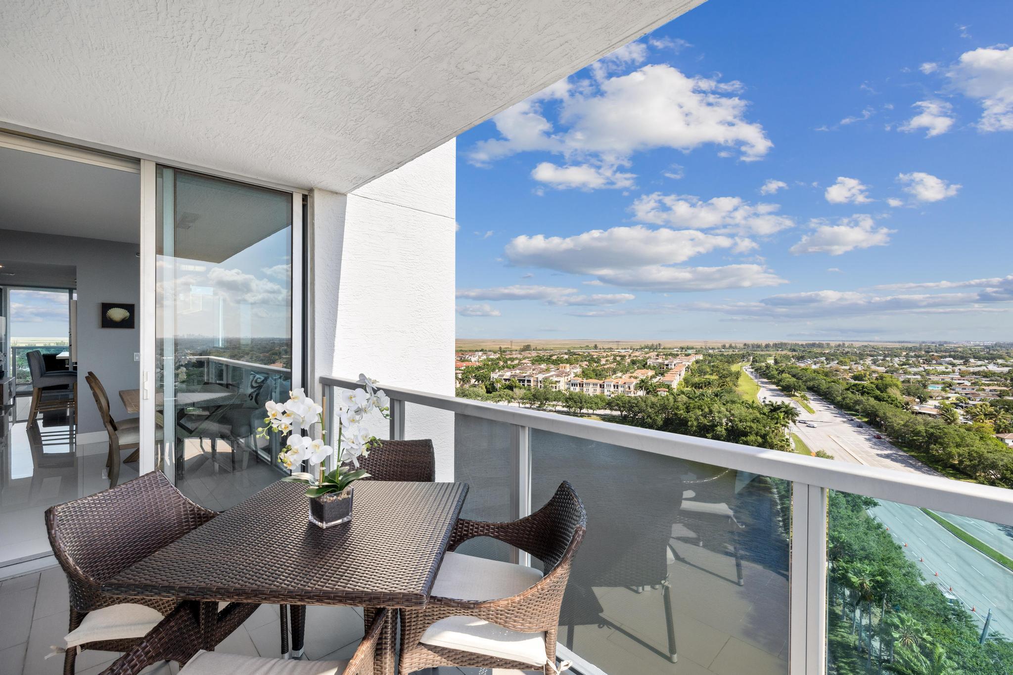 2641 N Flamingo Road 1708n